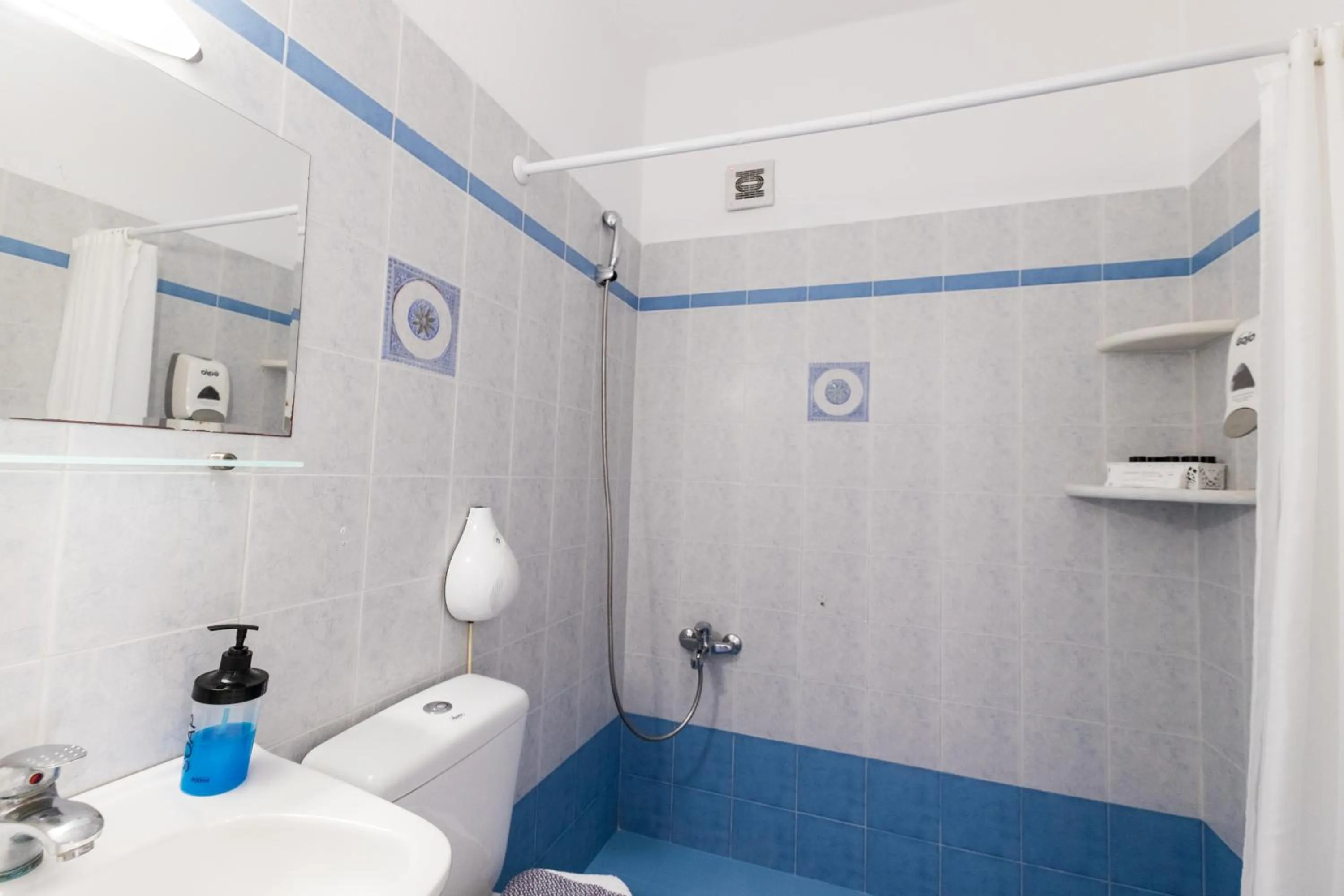 Shower in Joseph Studios