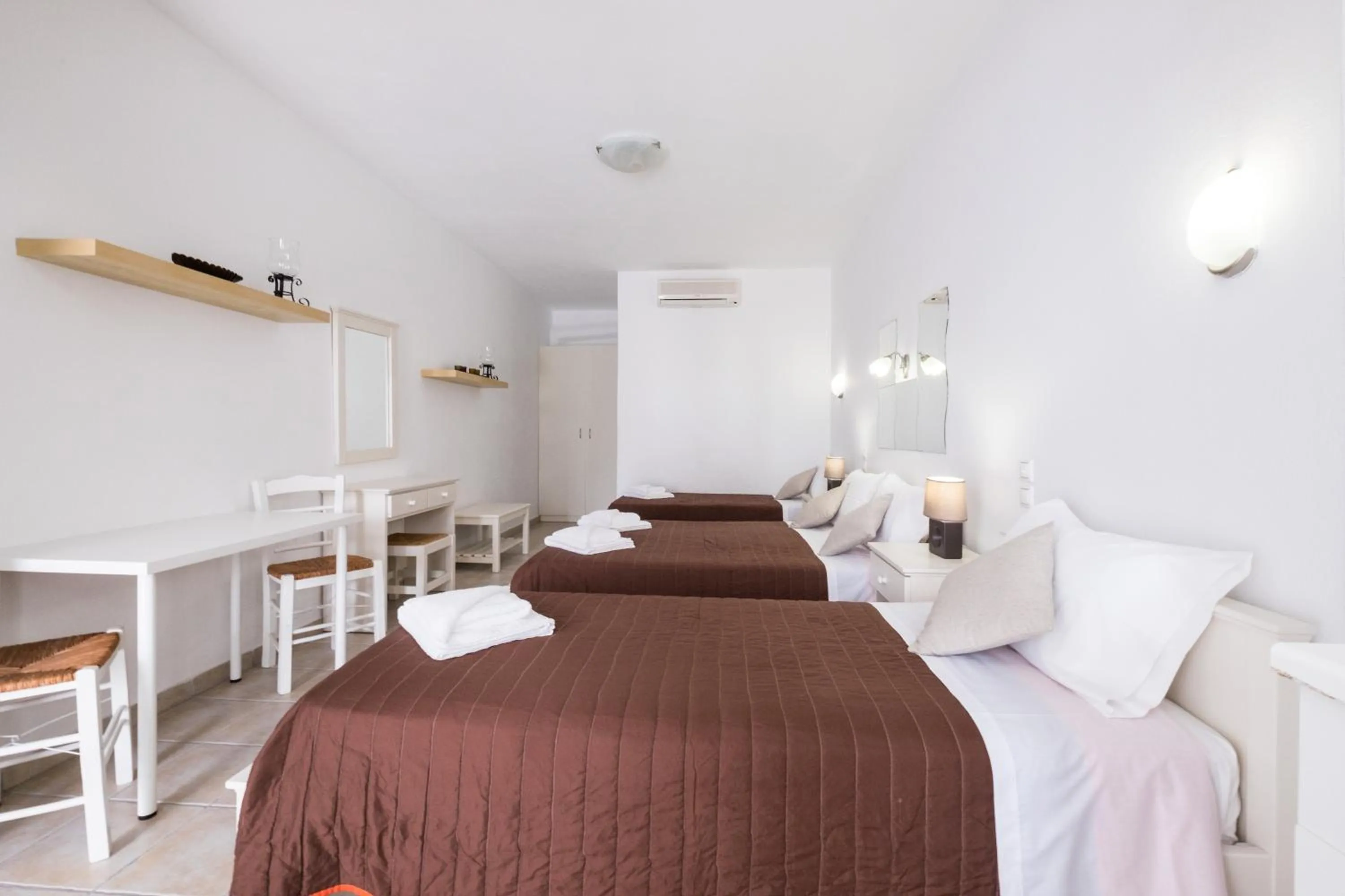 Bed in Joseph Studios