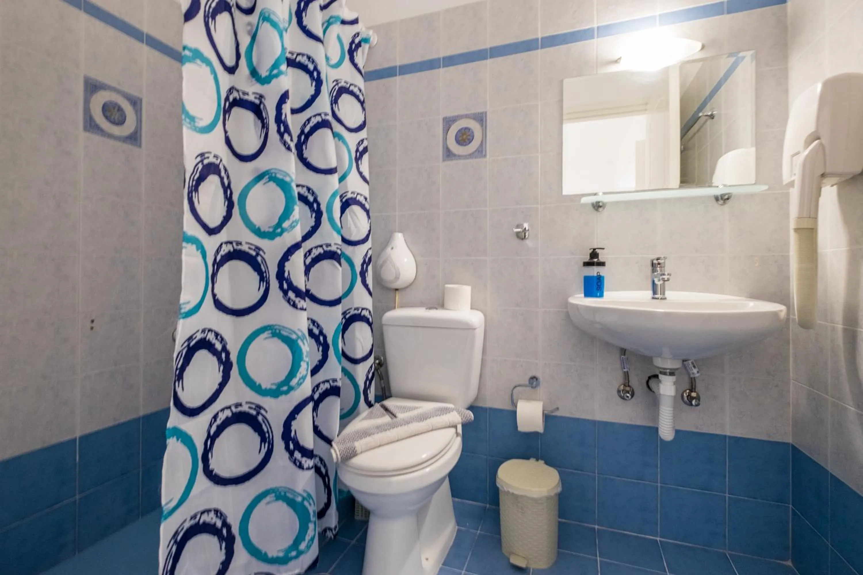 Toilet in Joseph Studios