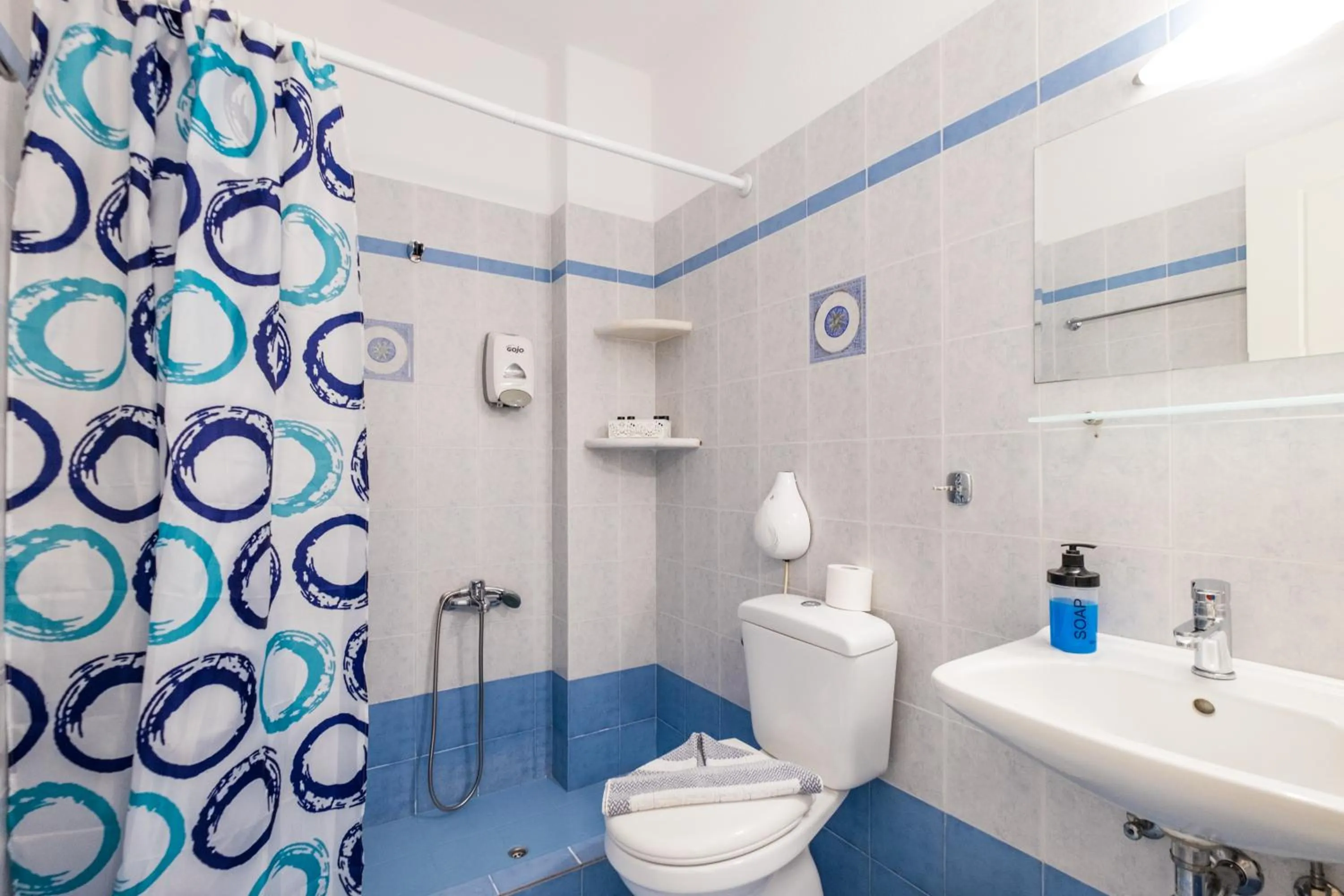 Shower in Joseph Studios