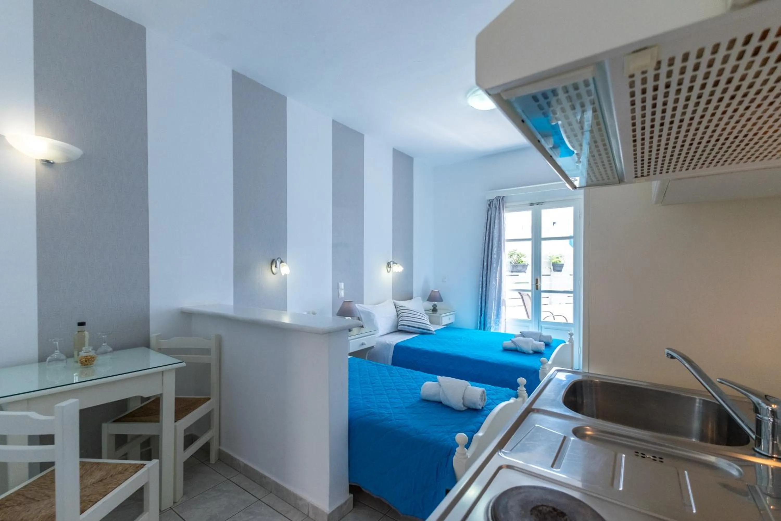 Kitchen or kitchenette, Bed in Joseph Studios