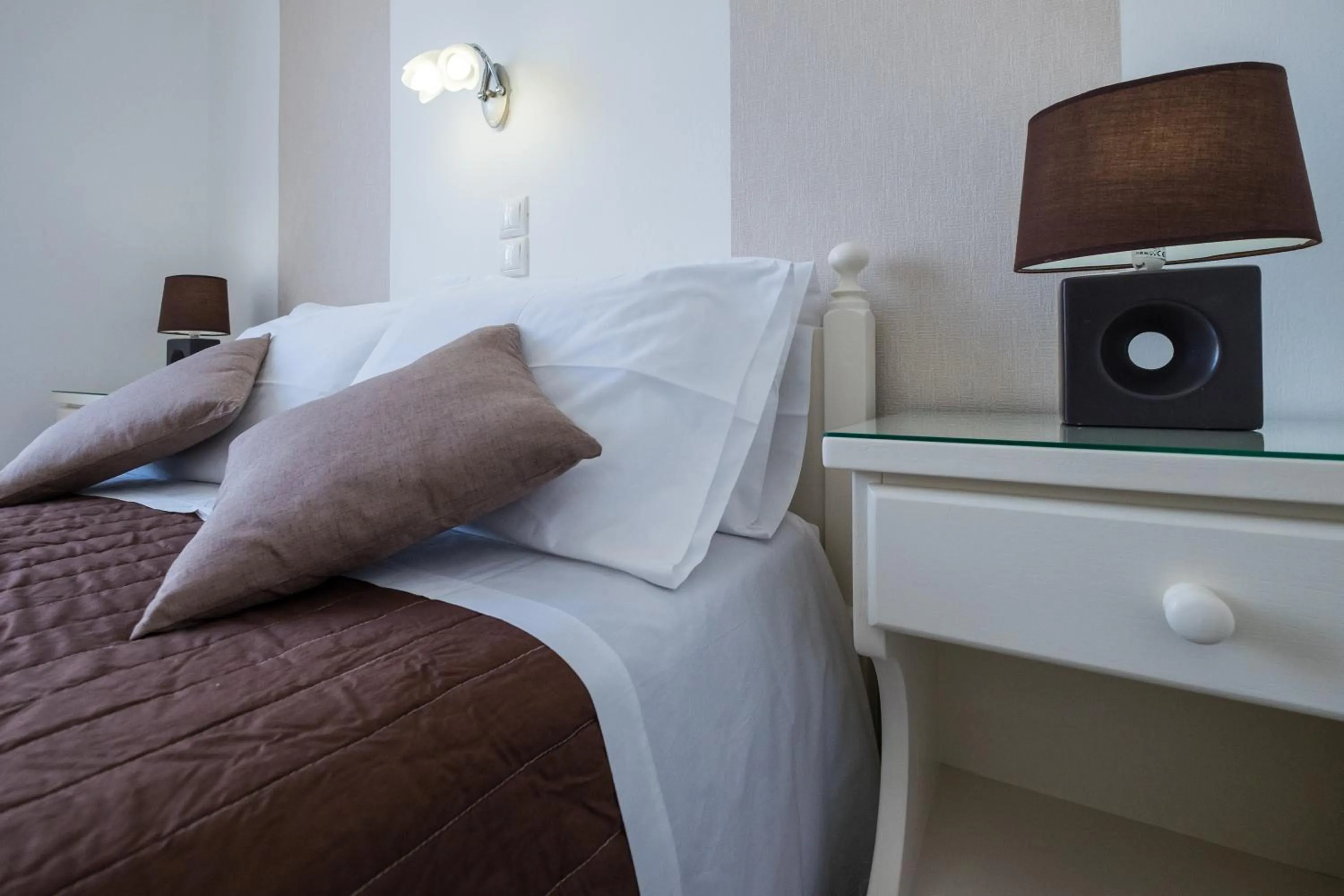 Bed in Joseph Studios