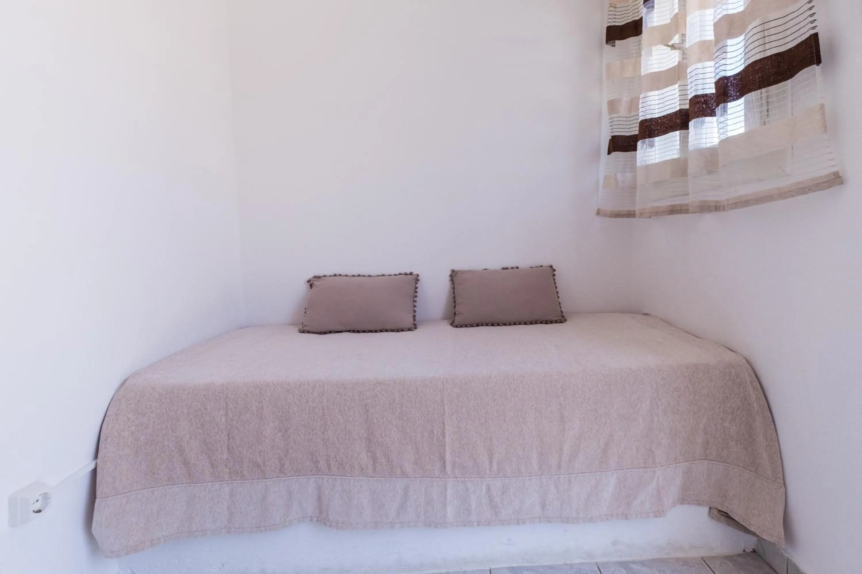 Bed in Joseph Studios