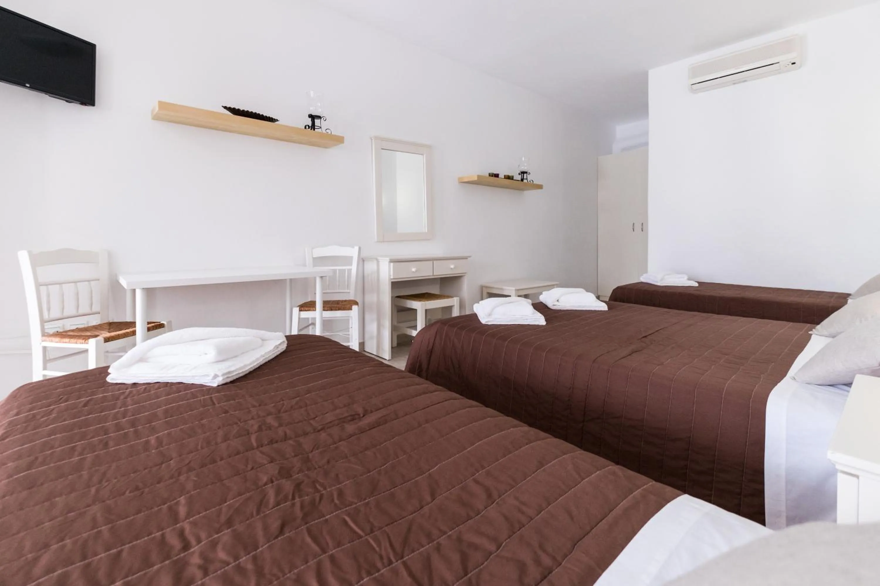 Bed in Joseph Studios