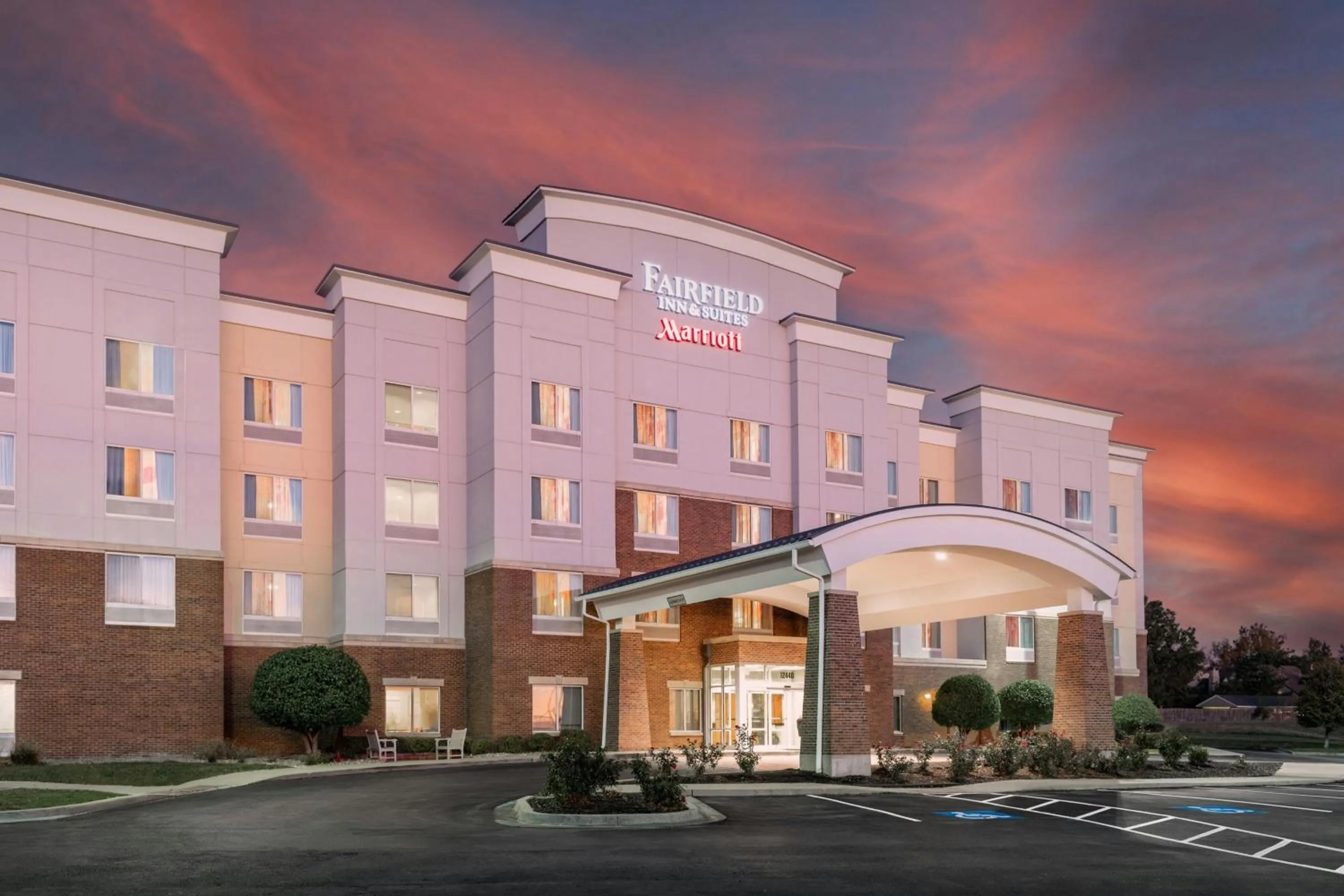 Property building in Fairfield Inn & Suites Kansas City Overland Park