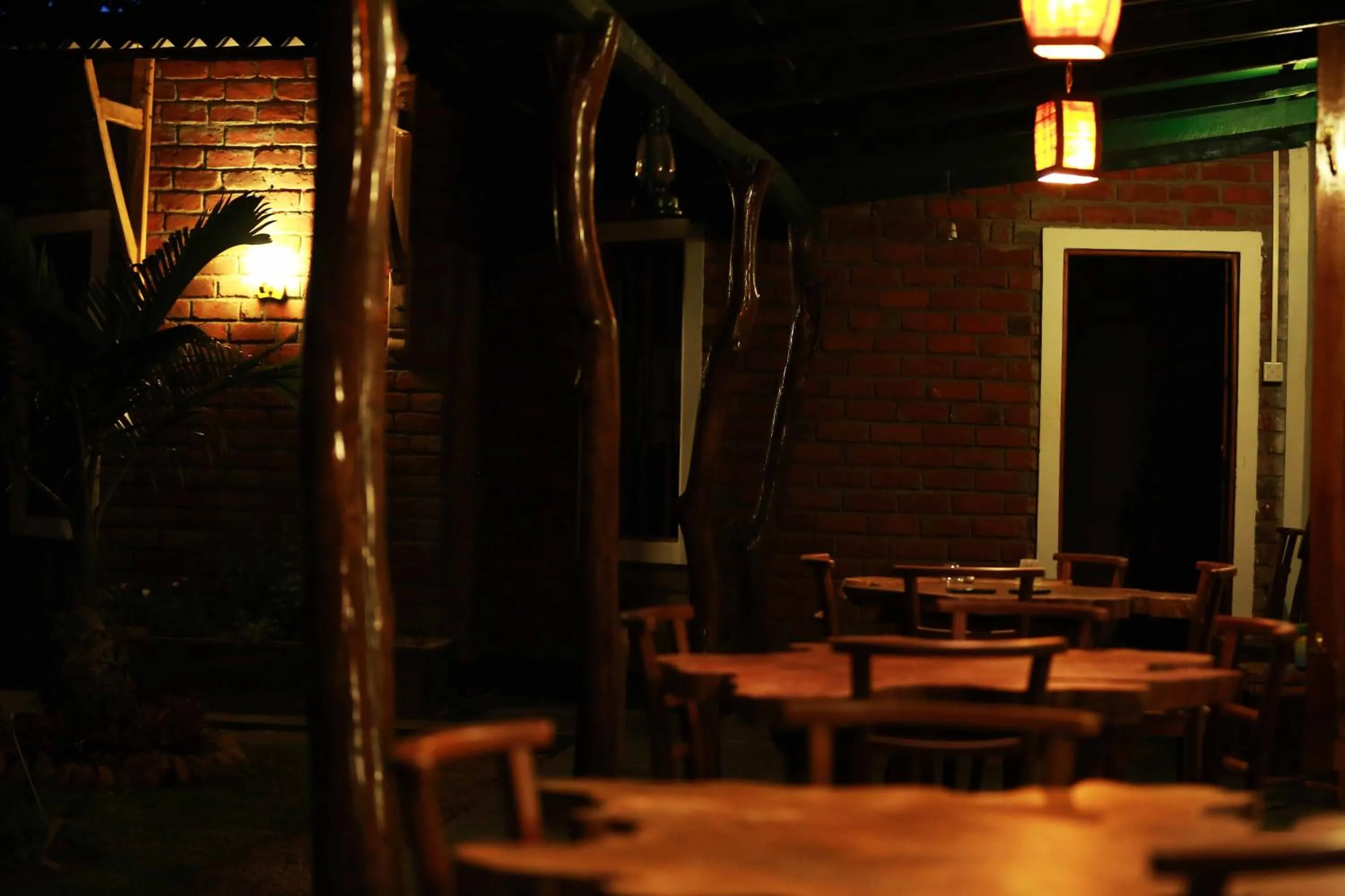 Restaurant/places to eat in Indi Rose Garden