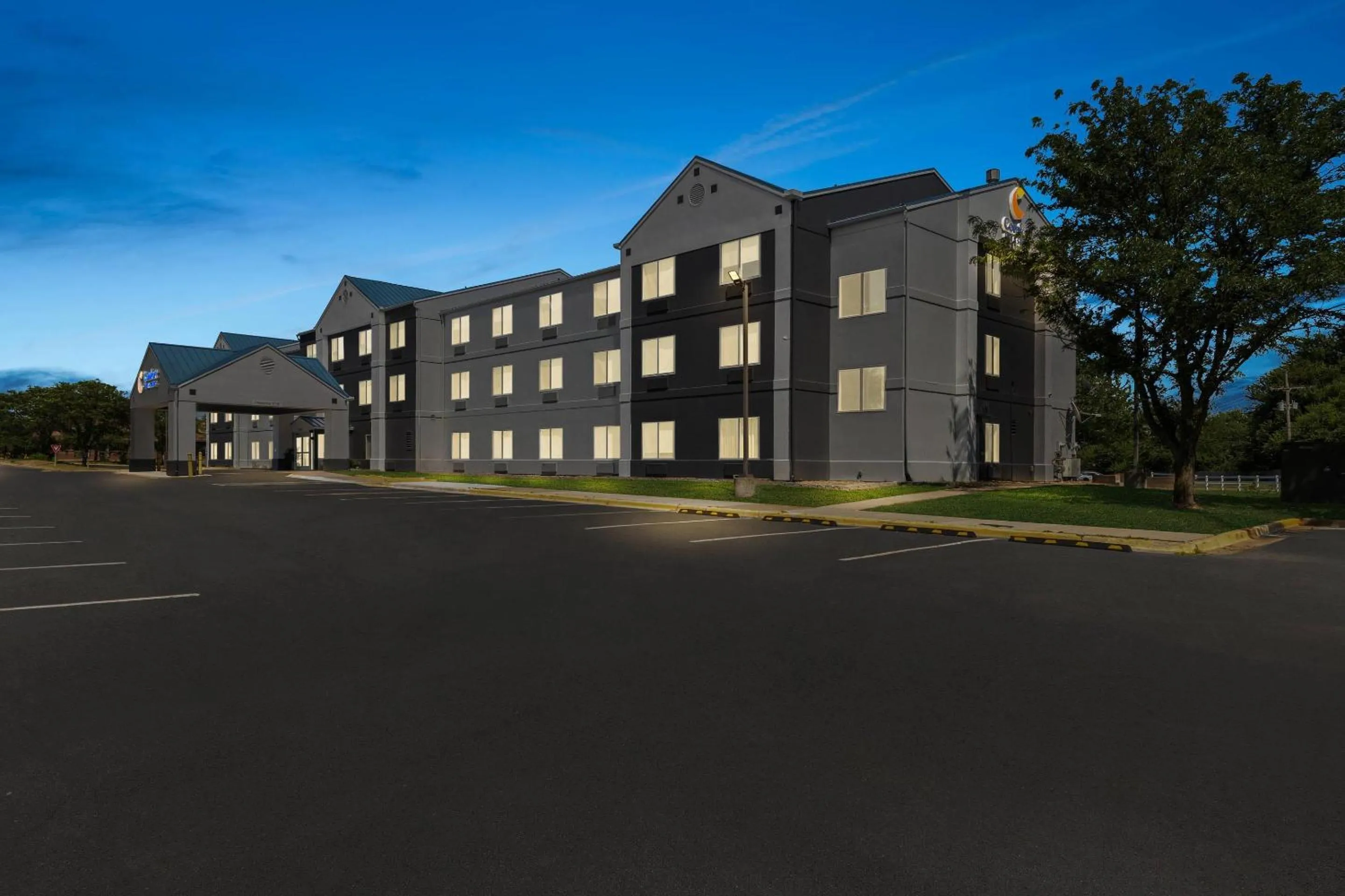 Property building in Comfort Inn & Suites Olathe - Kansas City