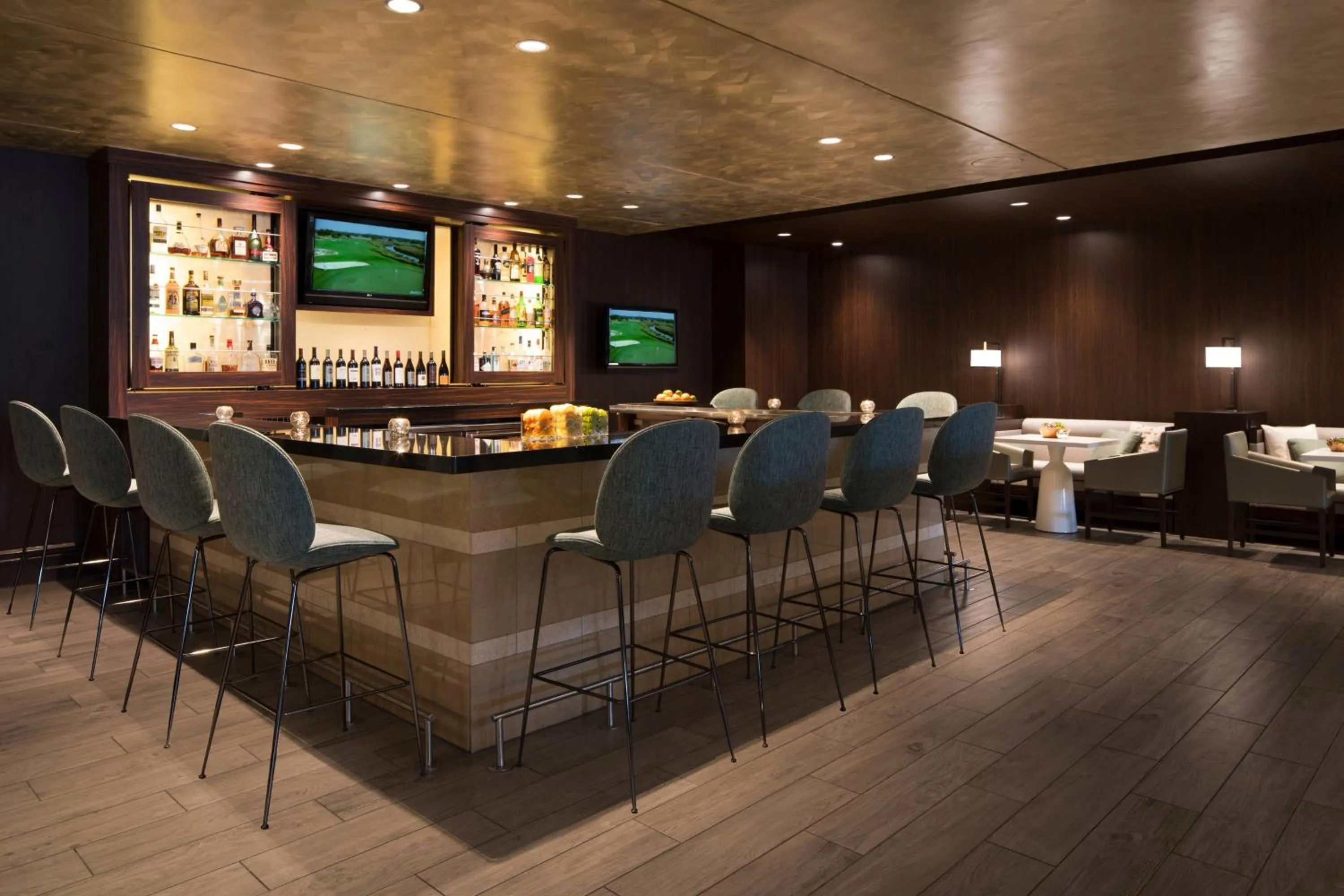 Lounge or bar in Kansas City Marriott Country Club Plaza