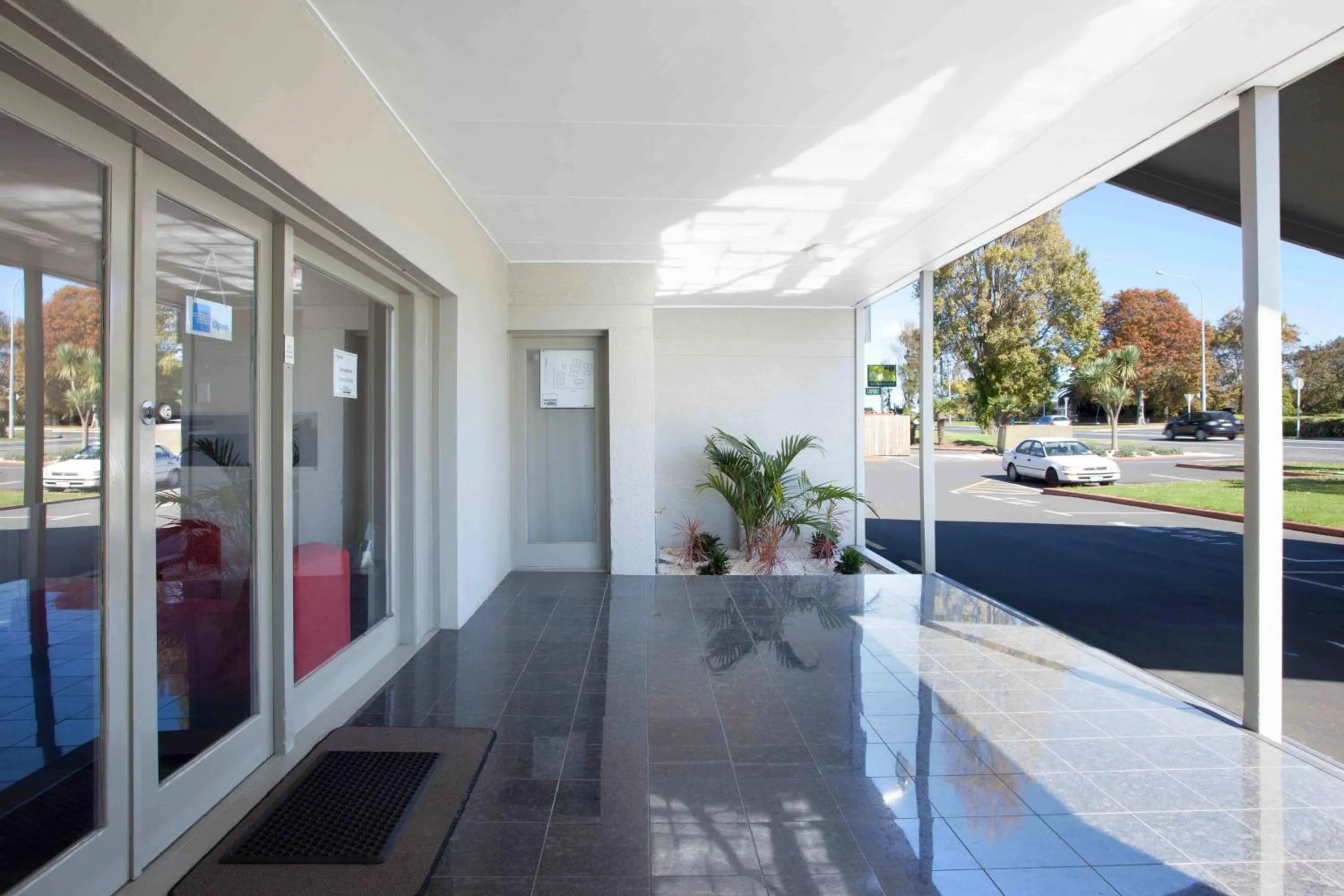 Facade/entrance in Auckland Airport Kiwi Motel