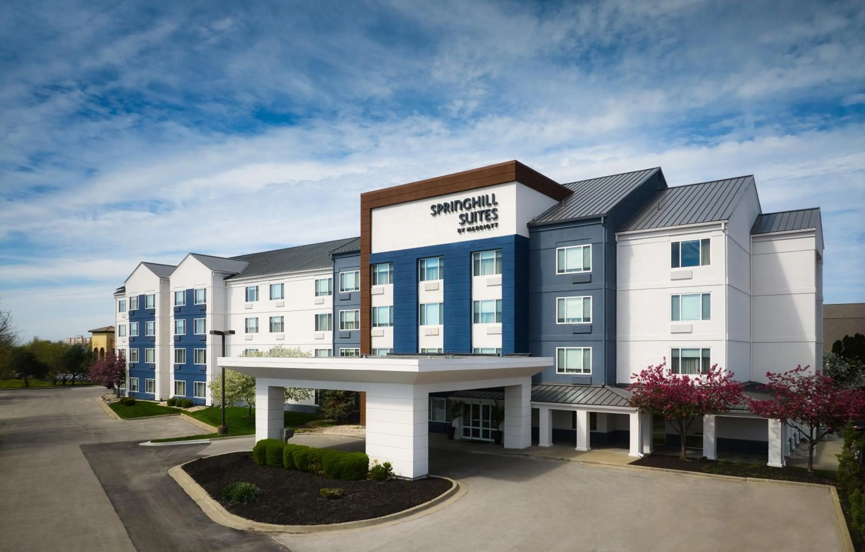 Property building in SpringHill Suites Kansas City Overland Park
