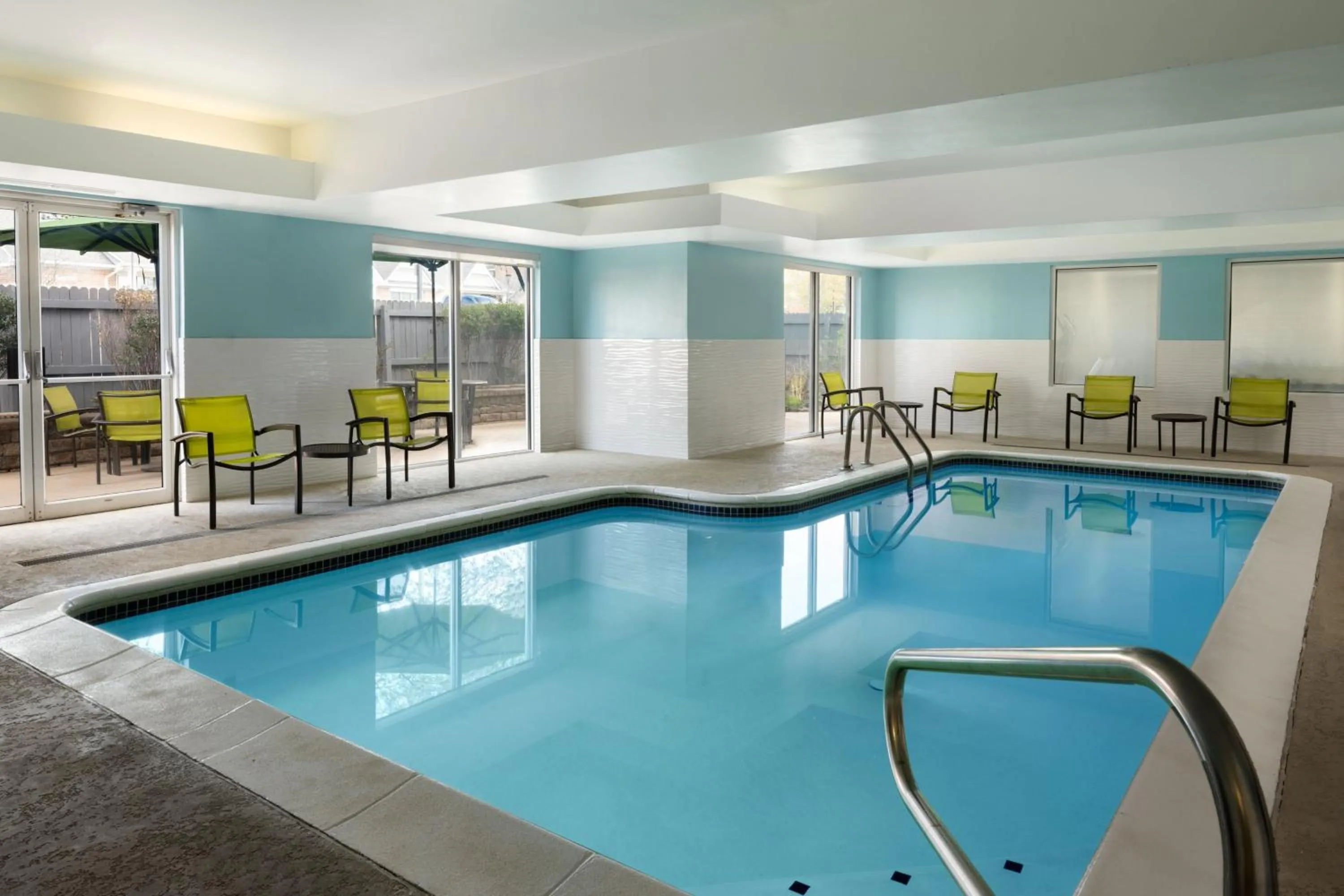 Swimming pool in SpringHill Suites Kansas City Overland Park