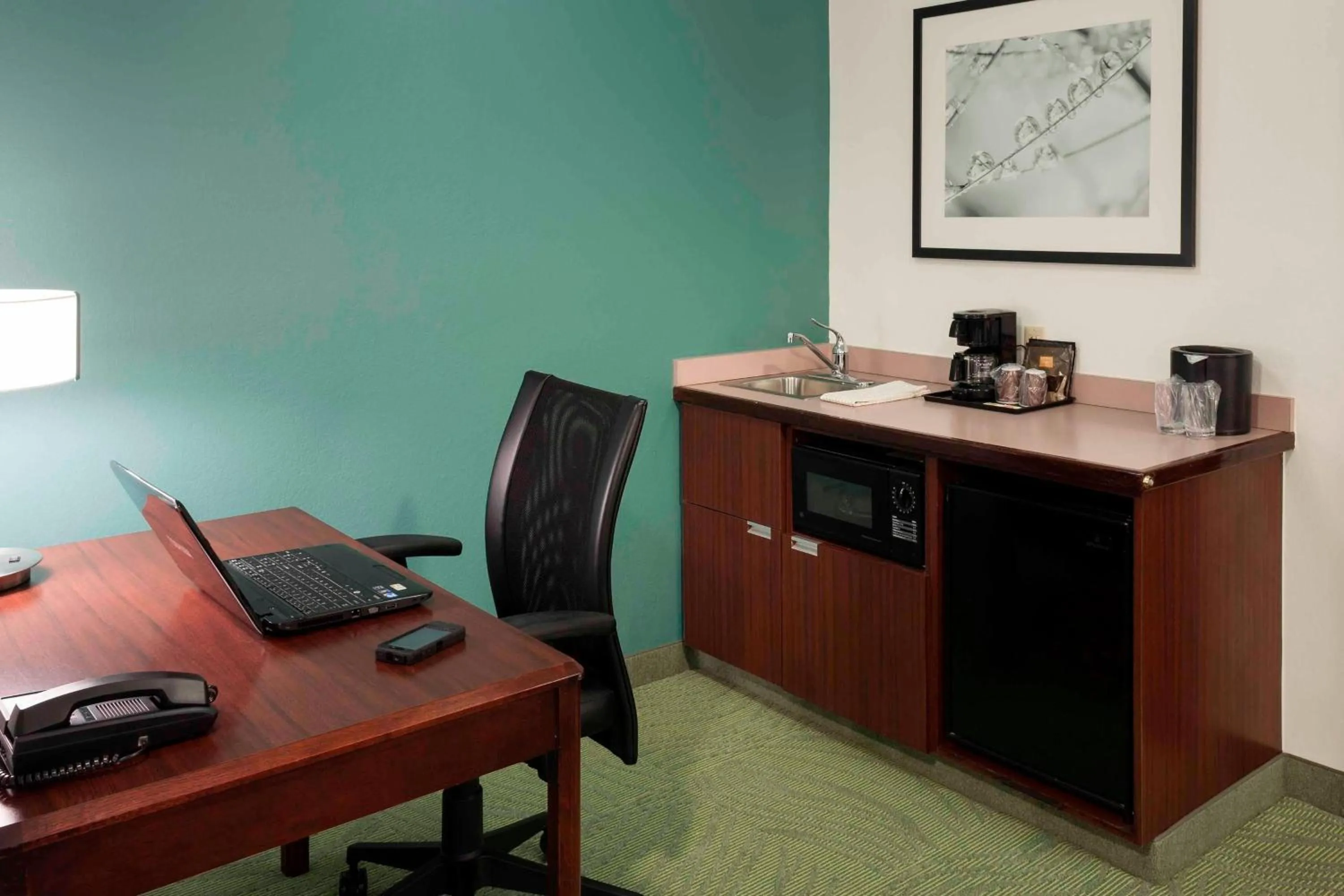 Bedroom in SpringHill Suites Kansas City Overland Park