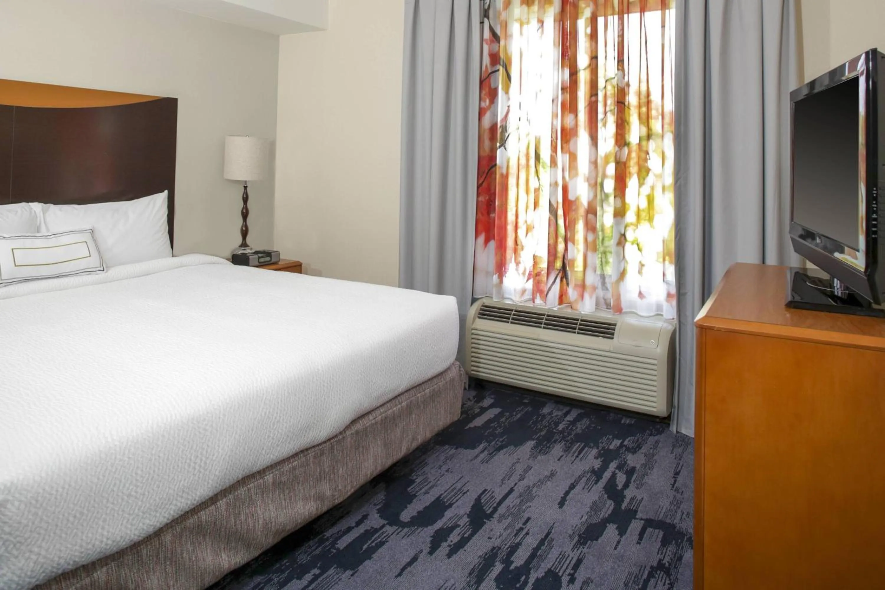 Photo of the whole room, Bed in Fairfield Inn & Suites Milledgeville