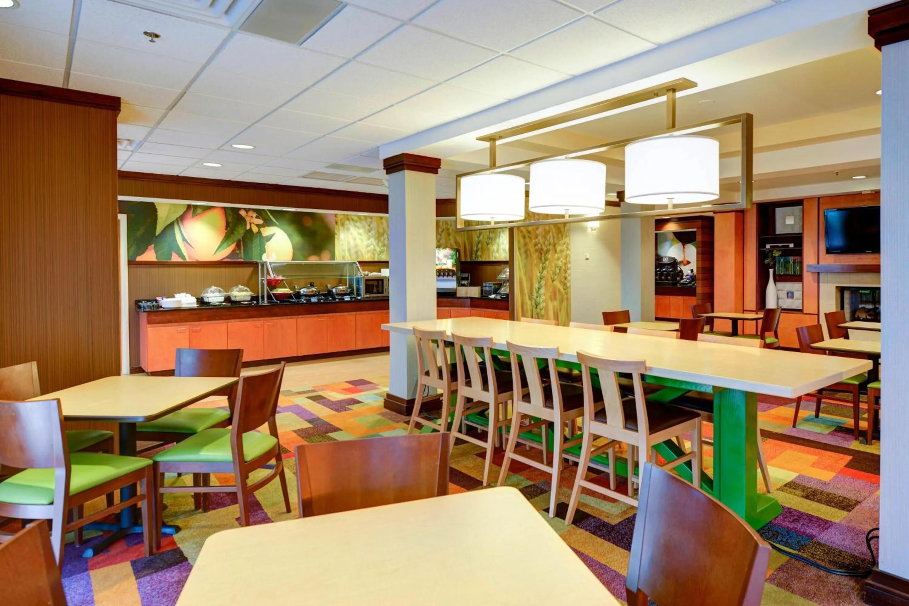 Breakfast in Fairfield Inn & Suites Warner Robins