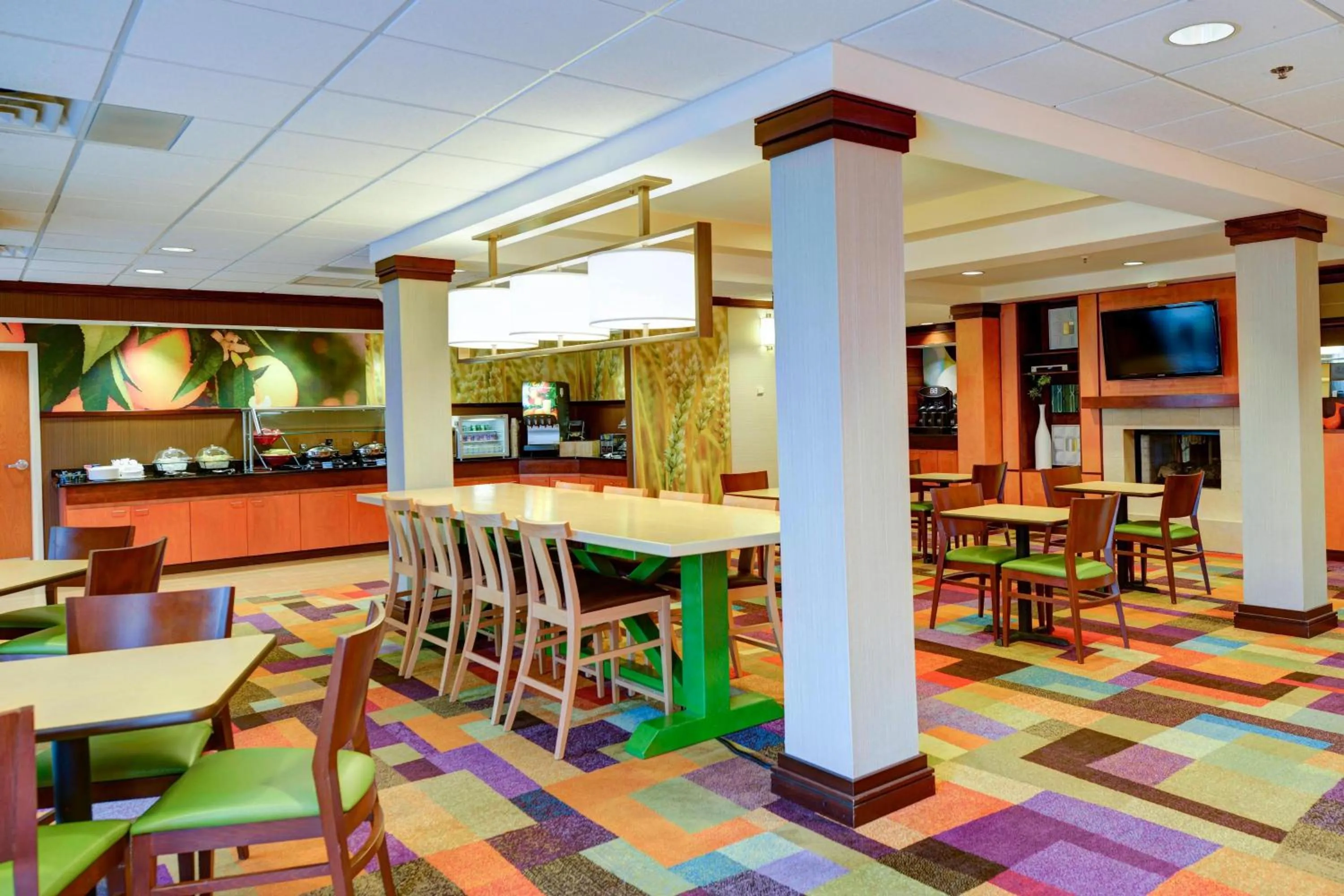 Breakfast in Fairfield Inn & Suites Warner Robins