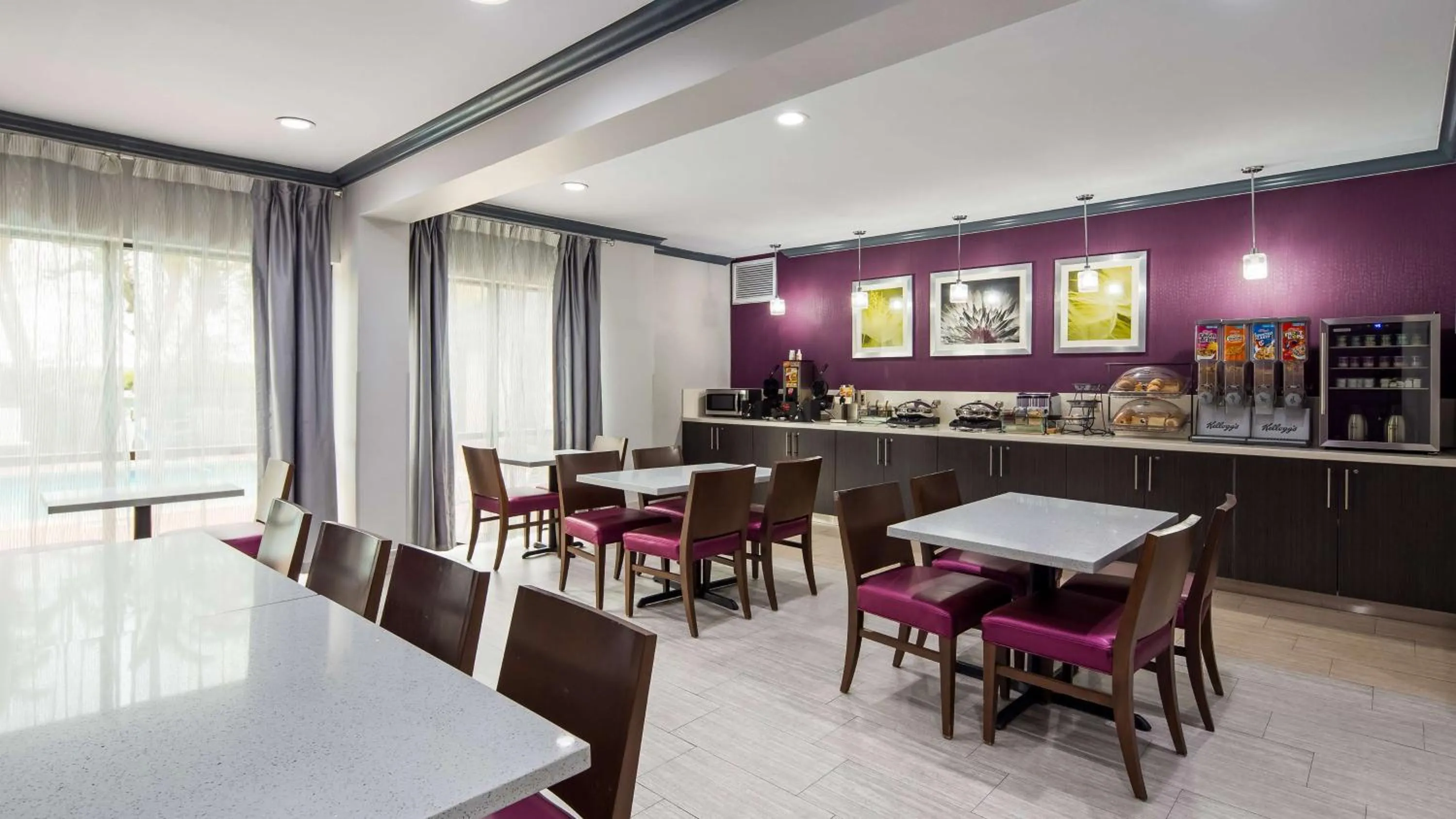 Breakfast in Best Western Town Center Inn