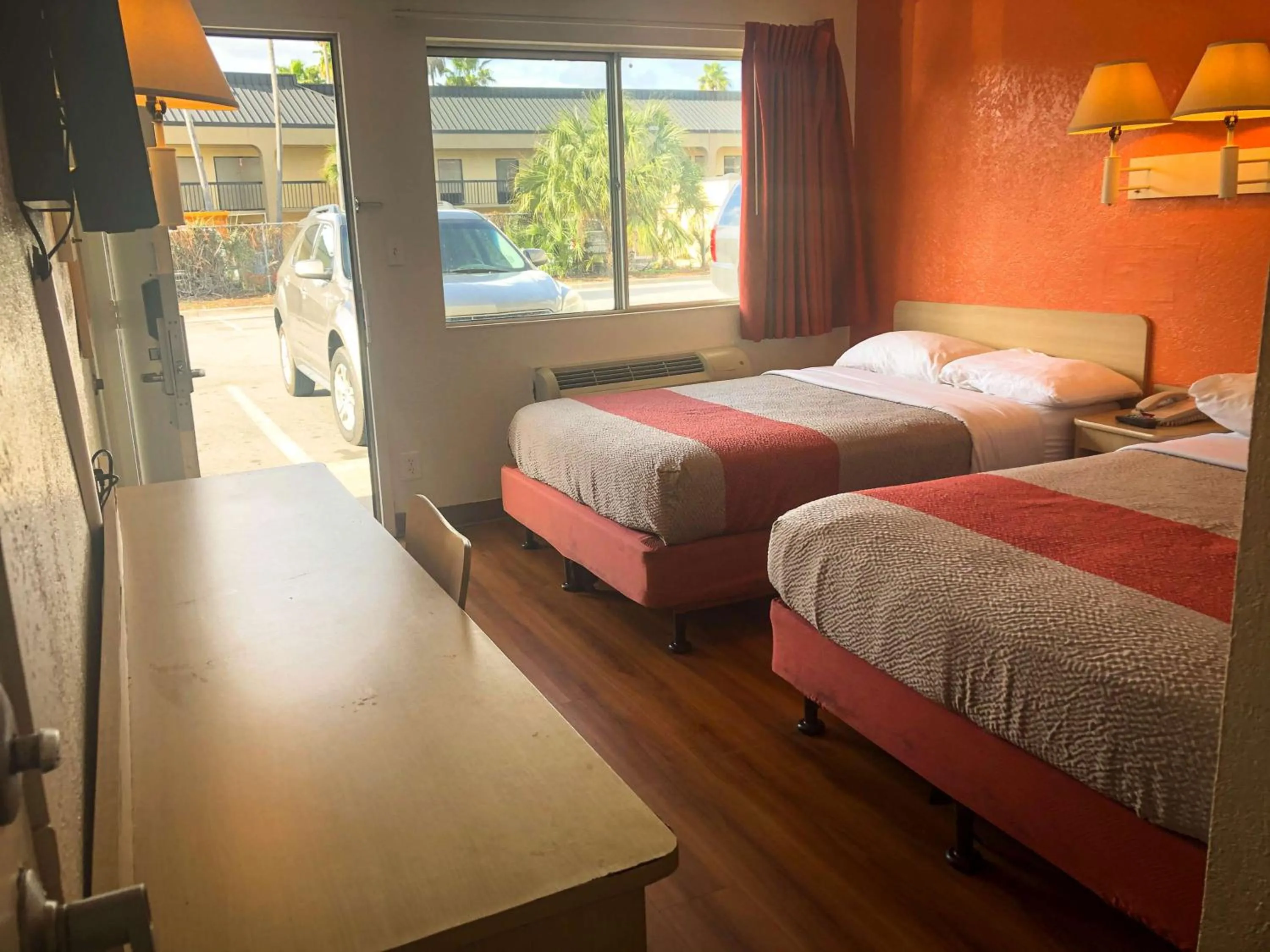 Photo of the whole room, Bed in Motel 6-Jacksonville, FL - Orange Park