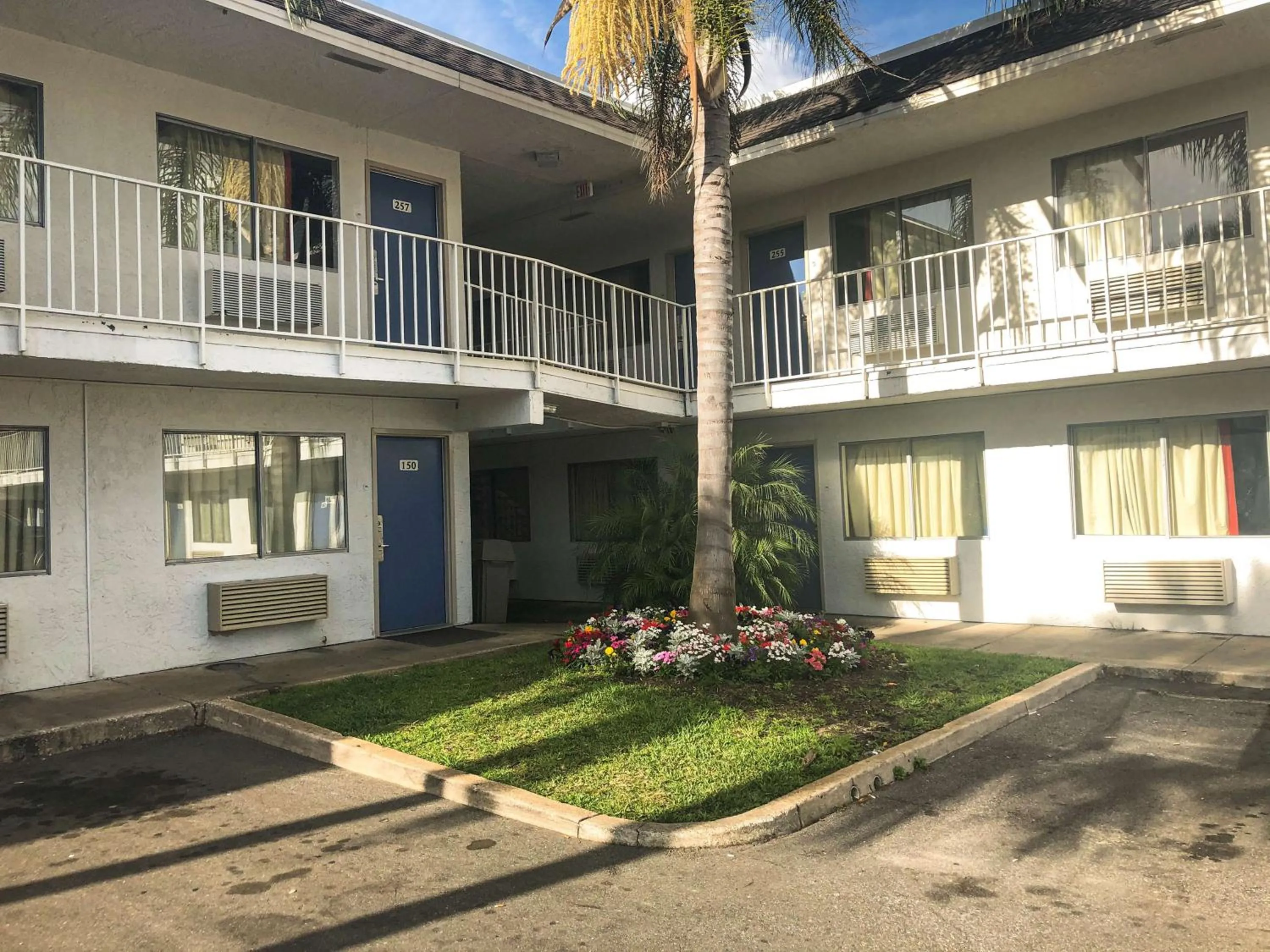 Property building in Motel 6-Jacksonville, FL - Orange Park