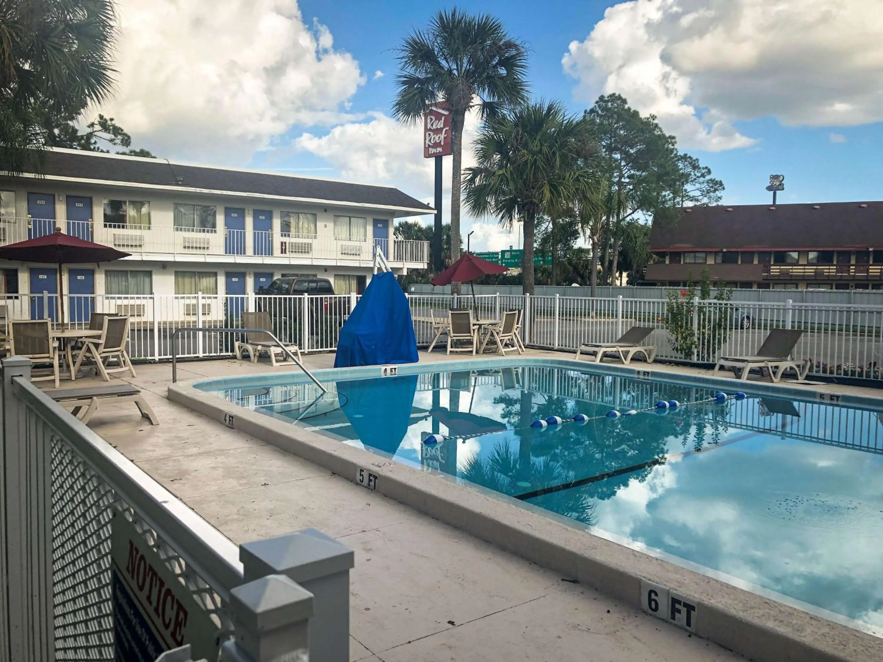 Pool view in Motel 6-Jacksonville, FL - Orange Park
