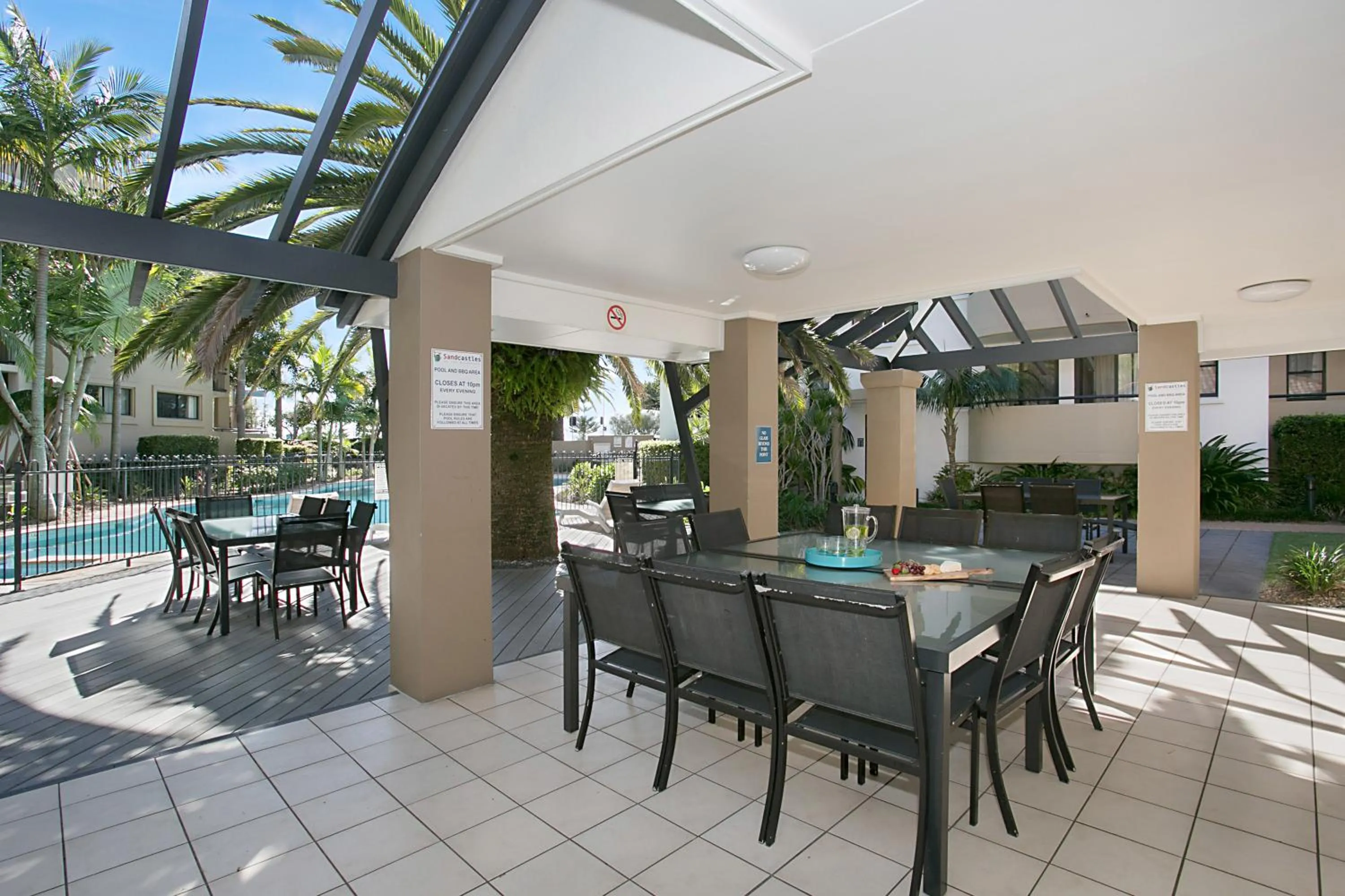 BBQ facilities in Sandcastles On The Broadwater