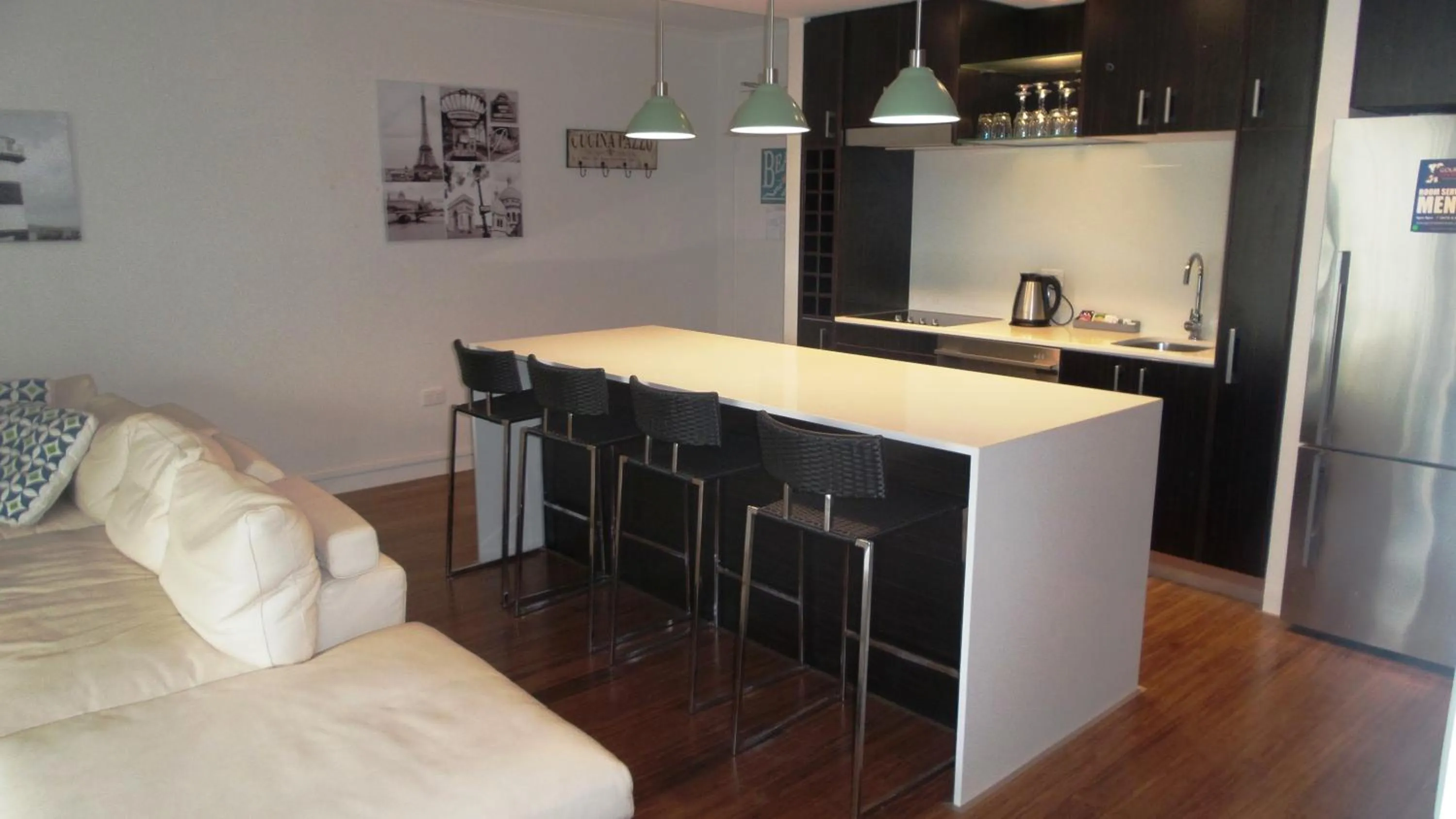 Kitchen or kitchenette in Surfers Beachside Holiday Apartments
