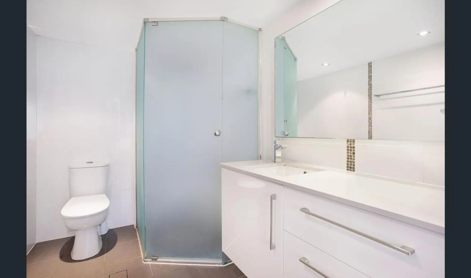 Bathroom in Breakers North Absolute Beachfront Apartments - Official