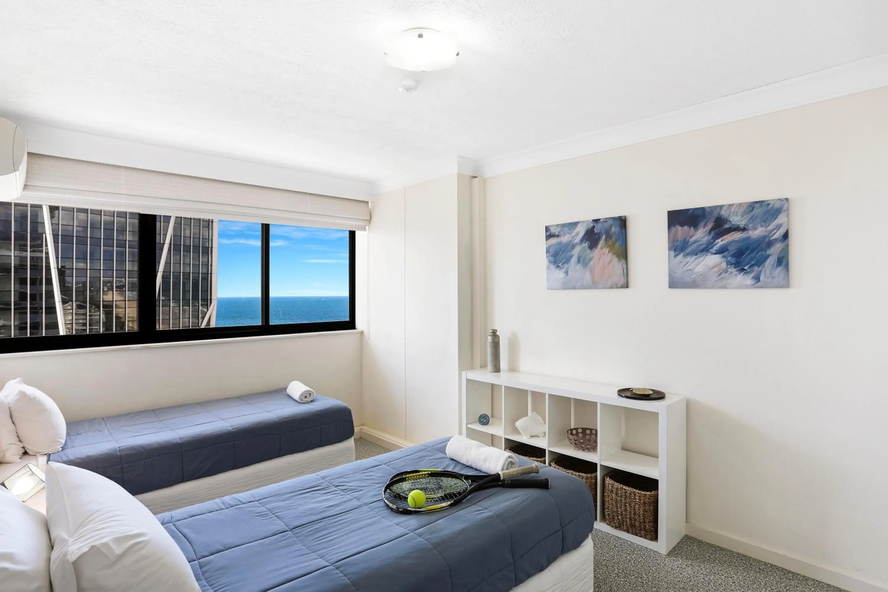 Bed in Breakers North Absolute Beachfront Apartments - Official