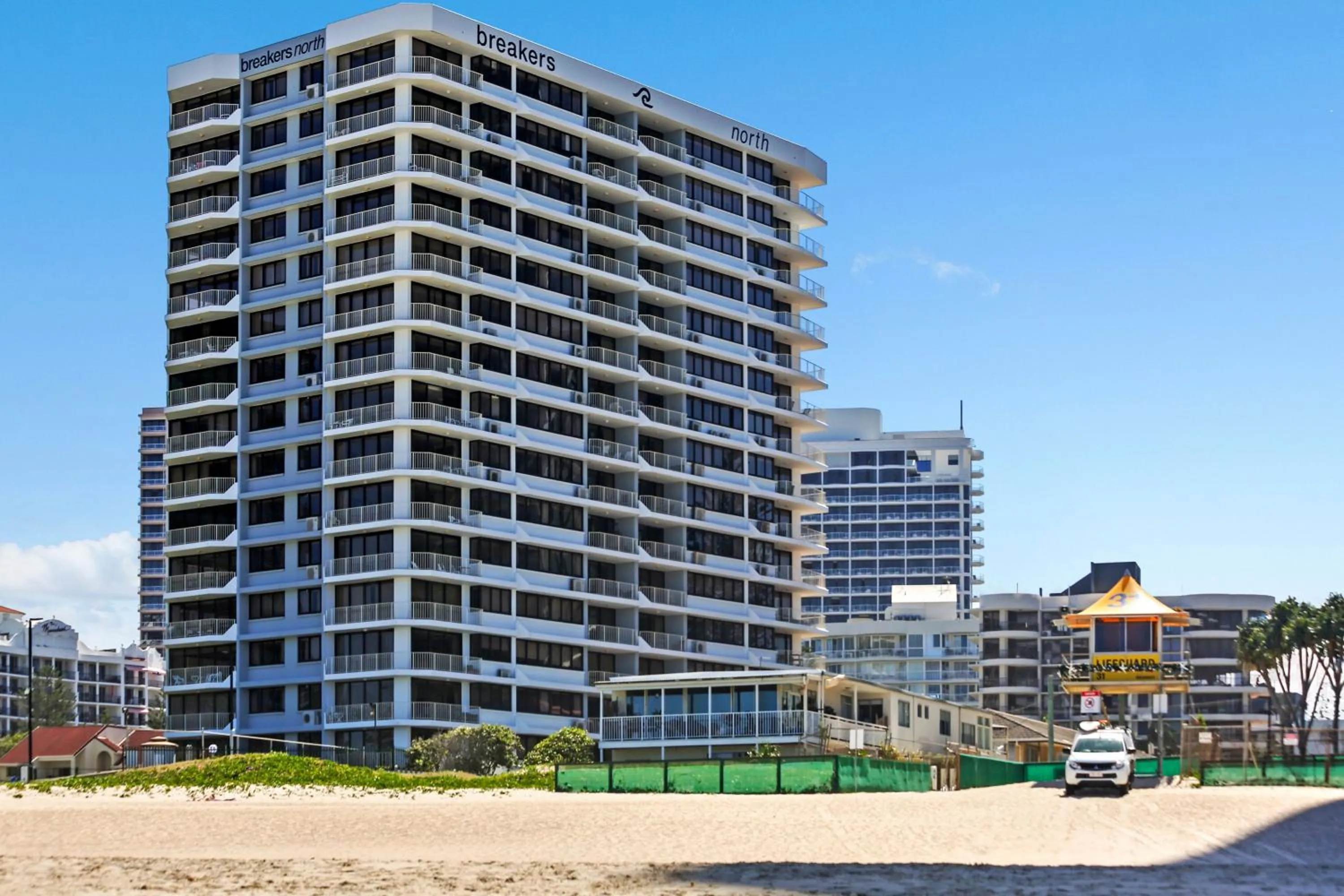Property building in Breakers North Absolute Beachfront Apartments - Official