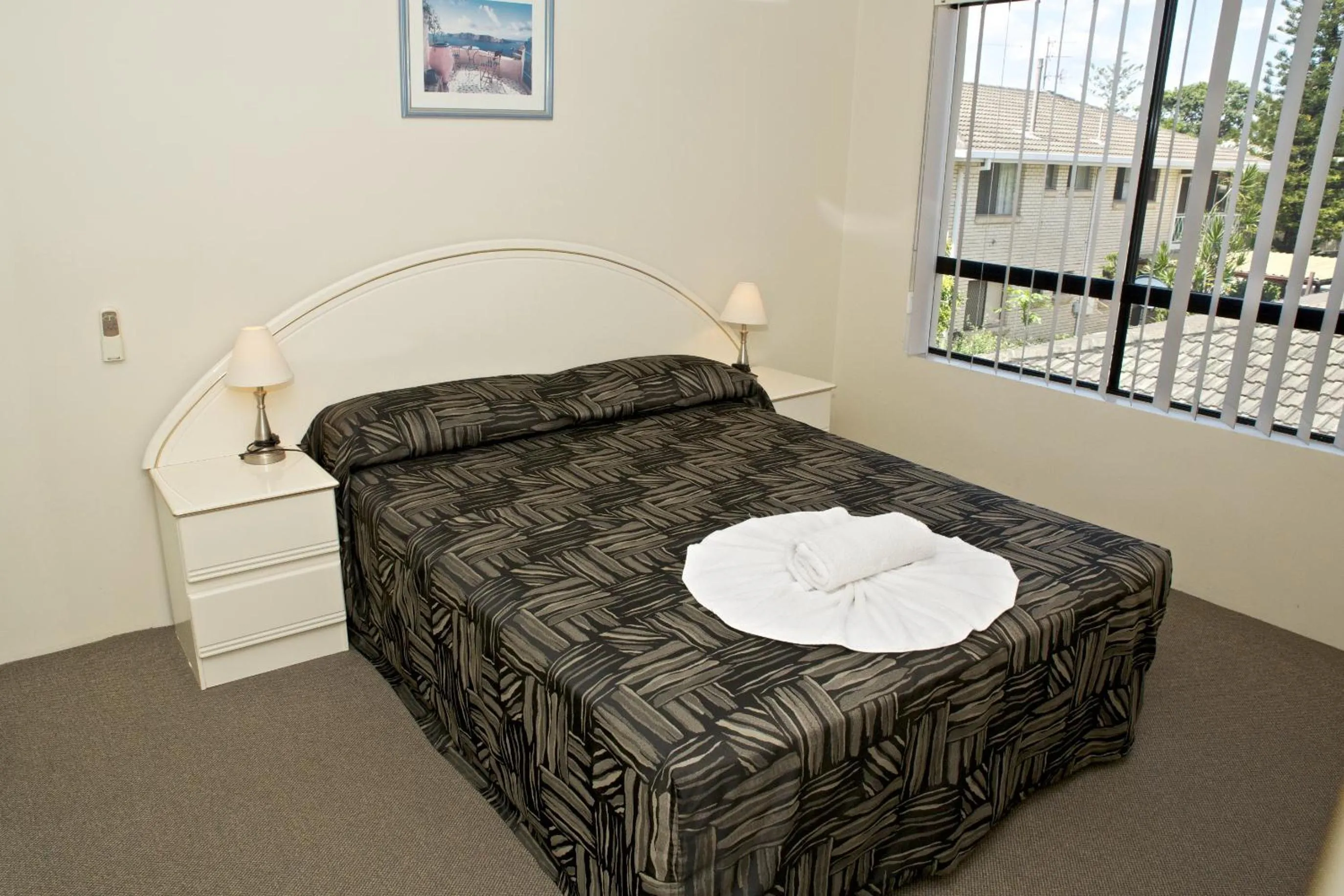 Bedroom, Bed in Chevron Palms by Gold Coast Premium