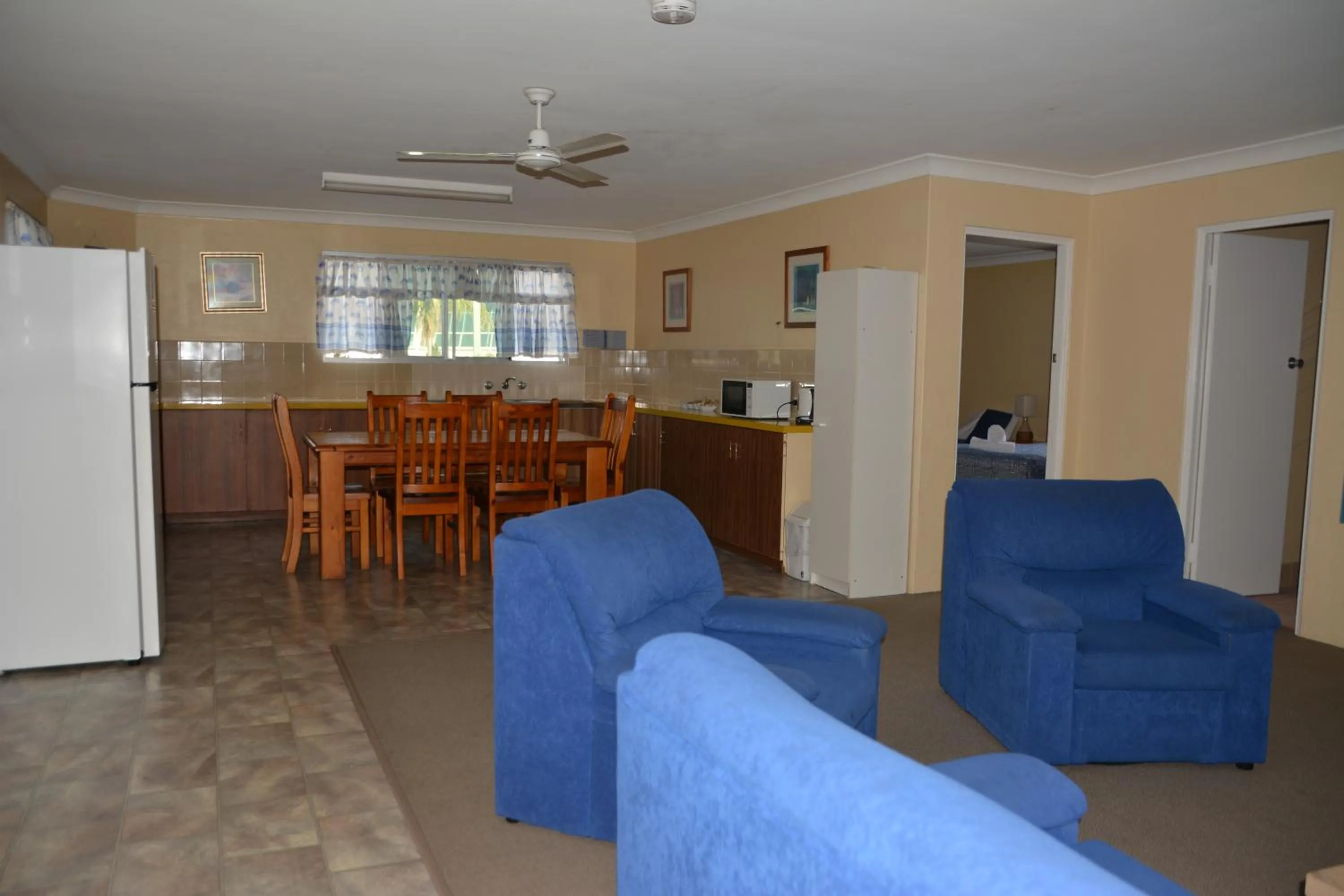 Kitchen or kitchenette in Bentleigh Motor Inn