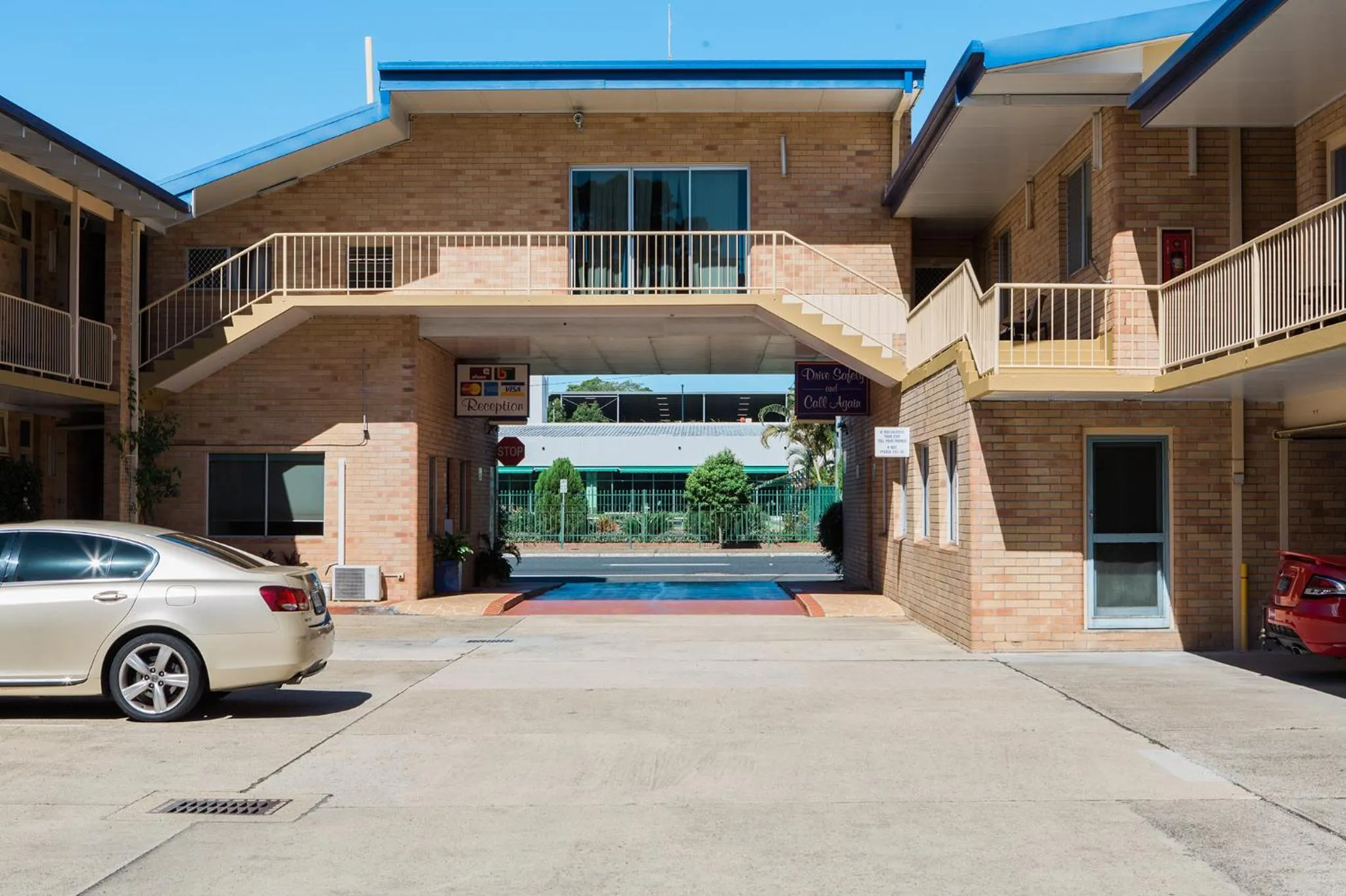 Property building in Bentleigh Motor Inn