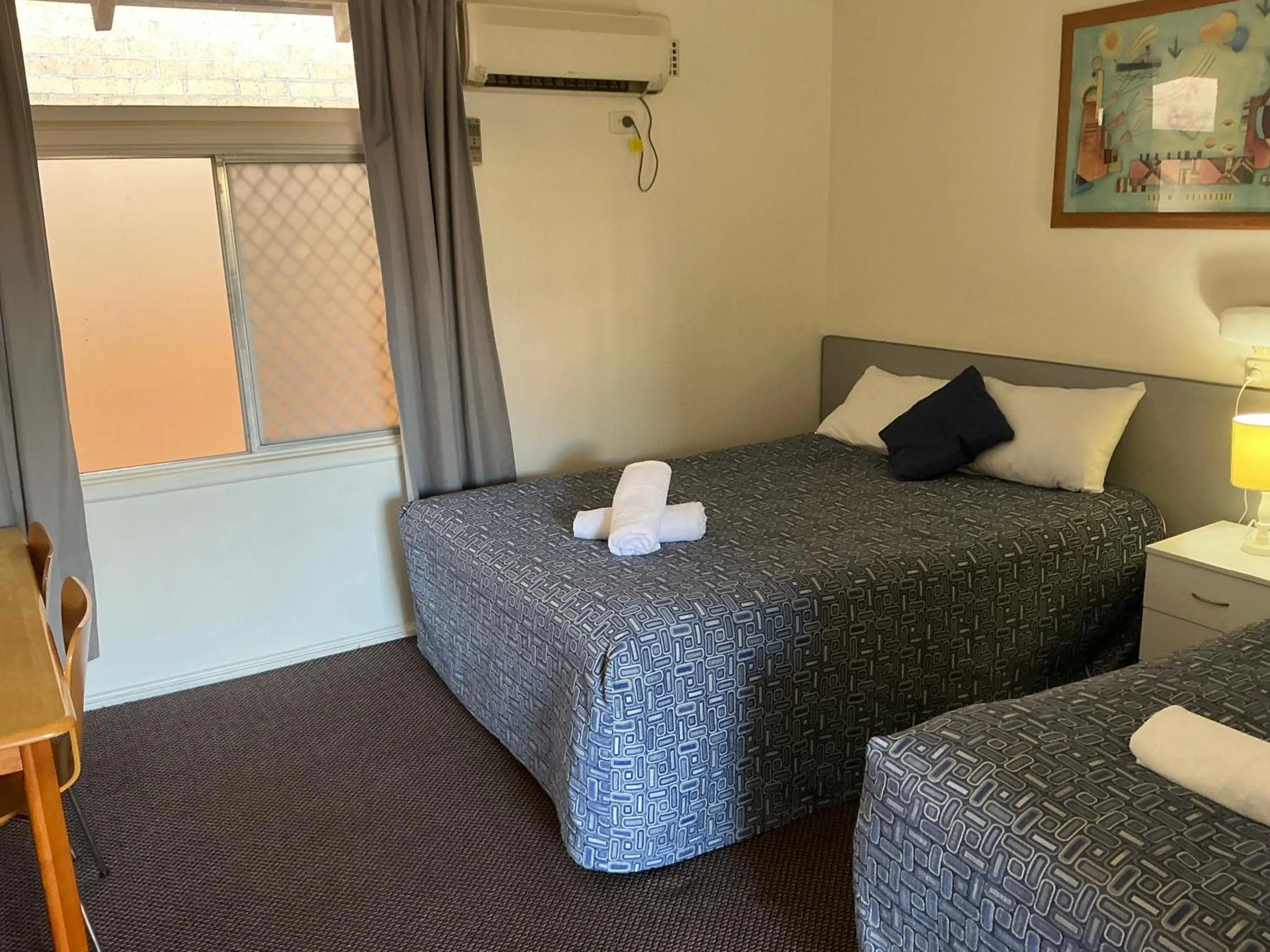 Bedroom, Bed in Bentleigh Motor Inn
