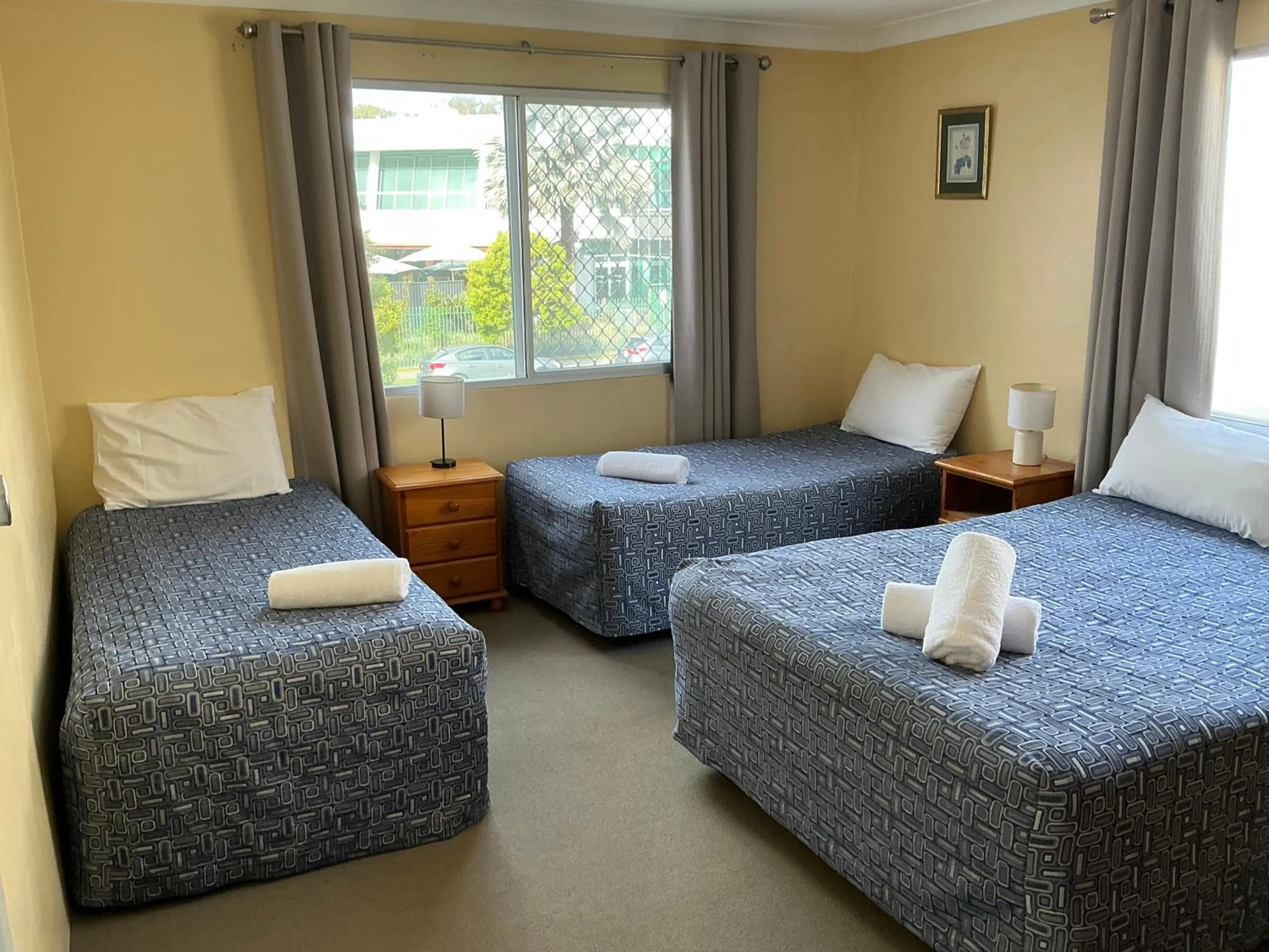 Bedroom, Bed in Bentleigh Motor Inn