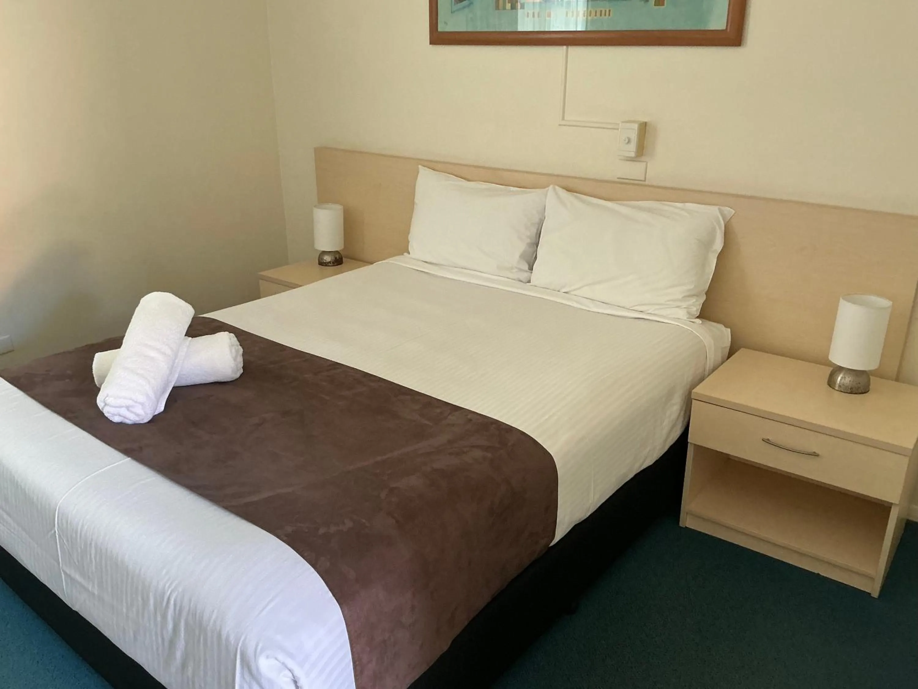 Bedroom, Bed in Bentleigh Motor Inn