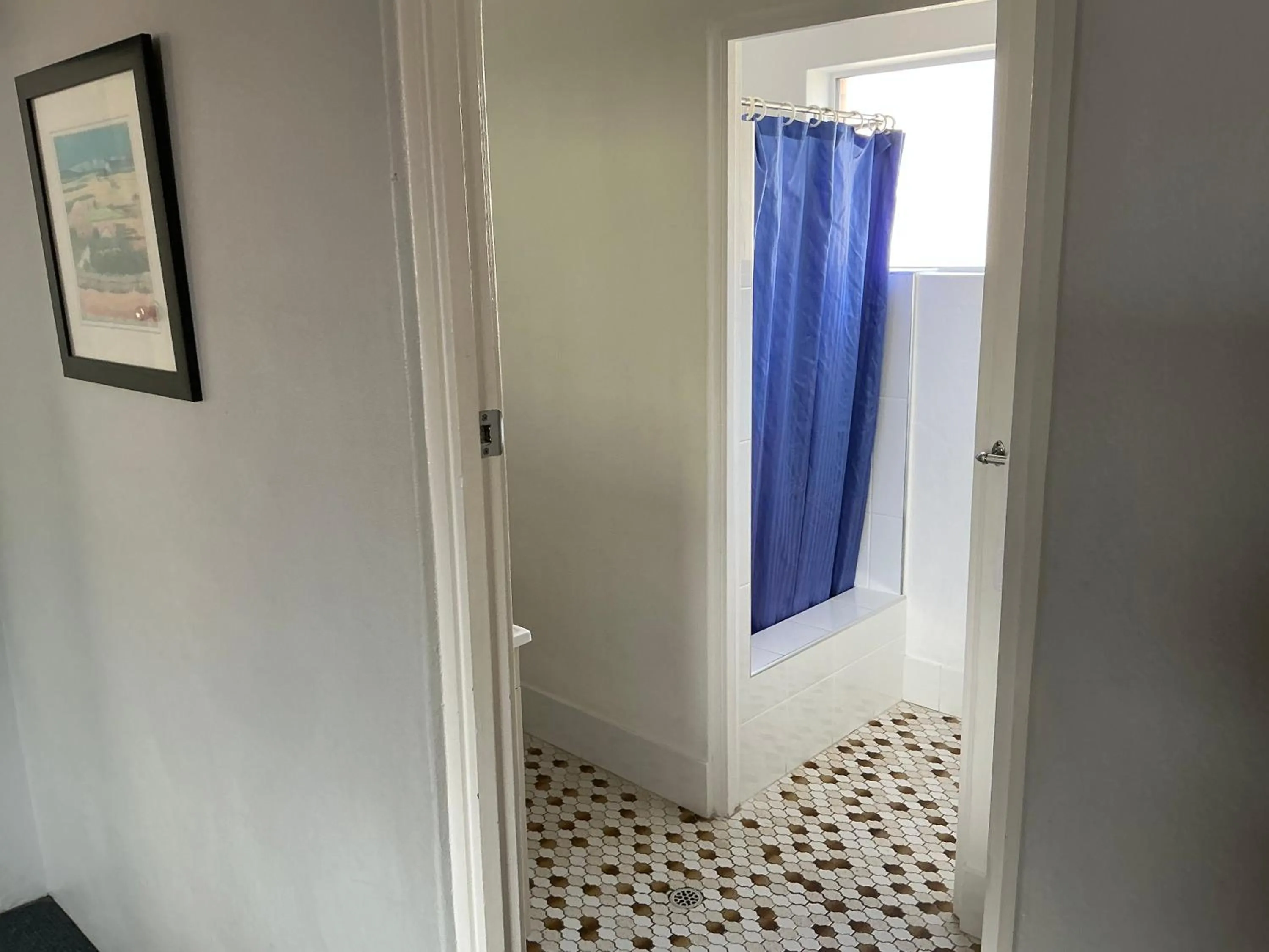 Shower in Bentleigh Motor Inn