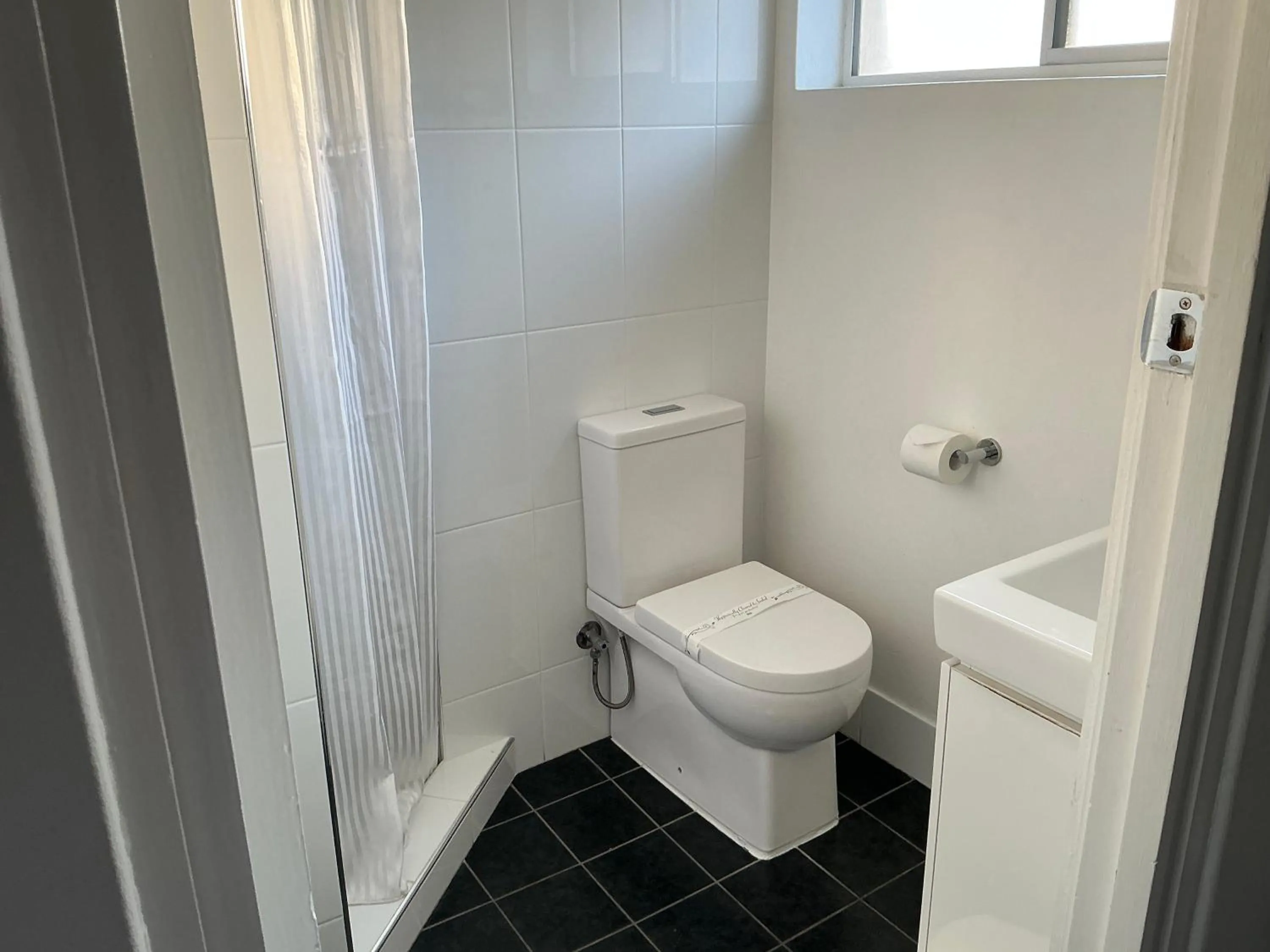 Bathroom in Bentleigh Motor Inn