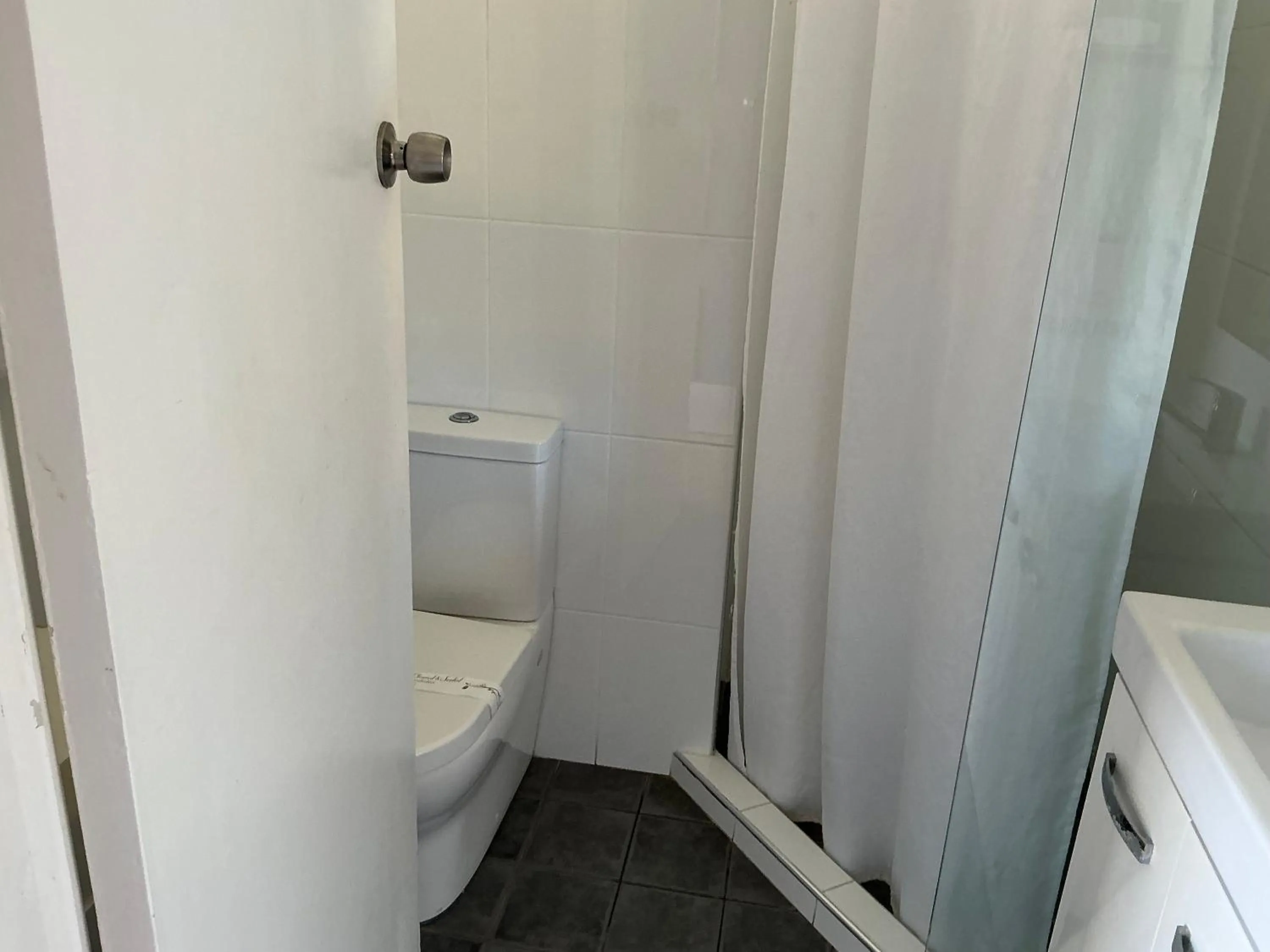 Bathroom in Bentleigh Motor Inn