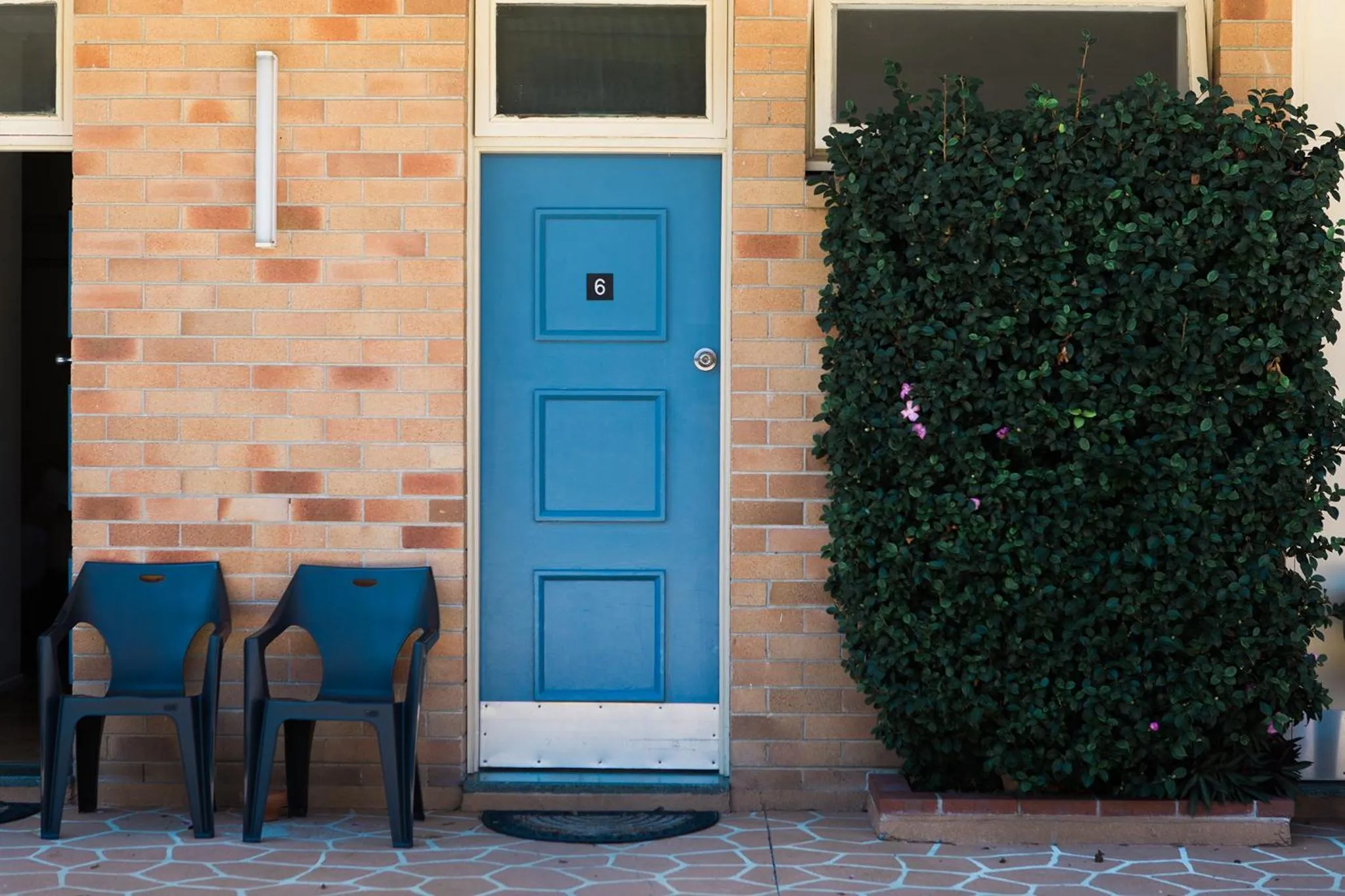 Property building in Bentleigh Motor Inn