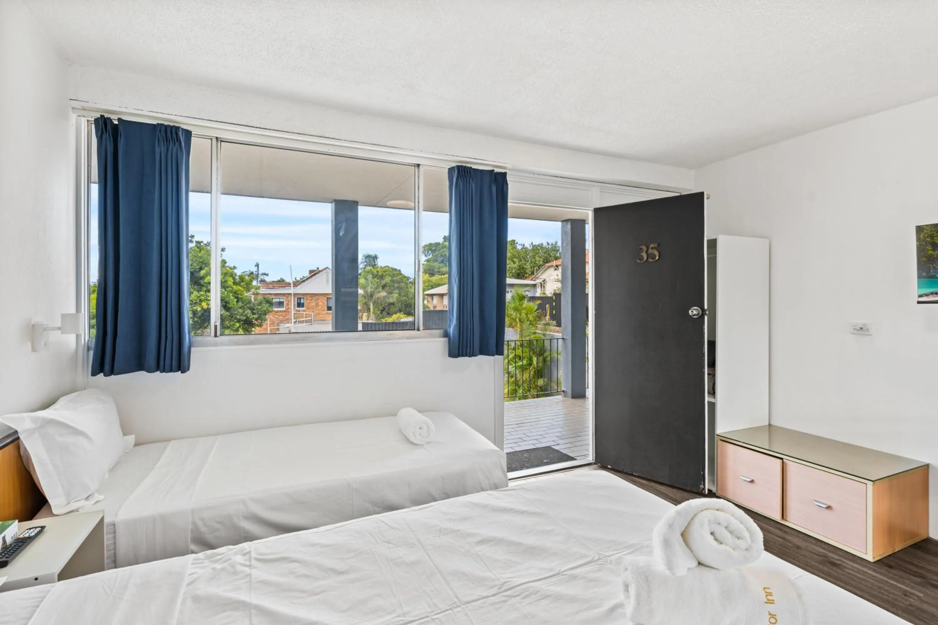 Bed in Annerley Motor Inn