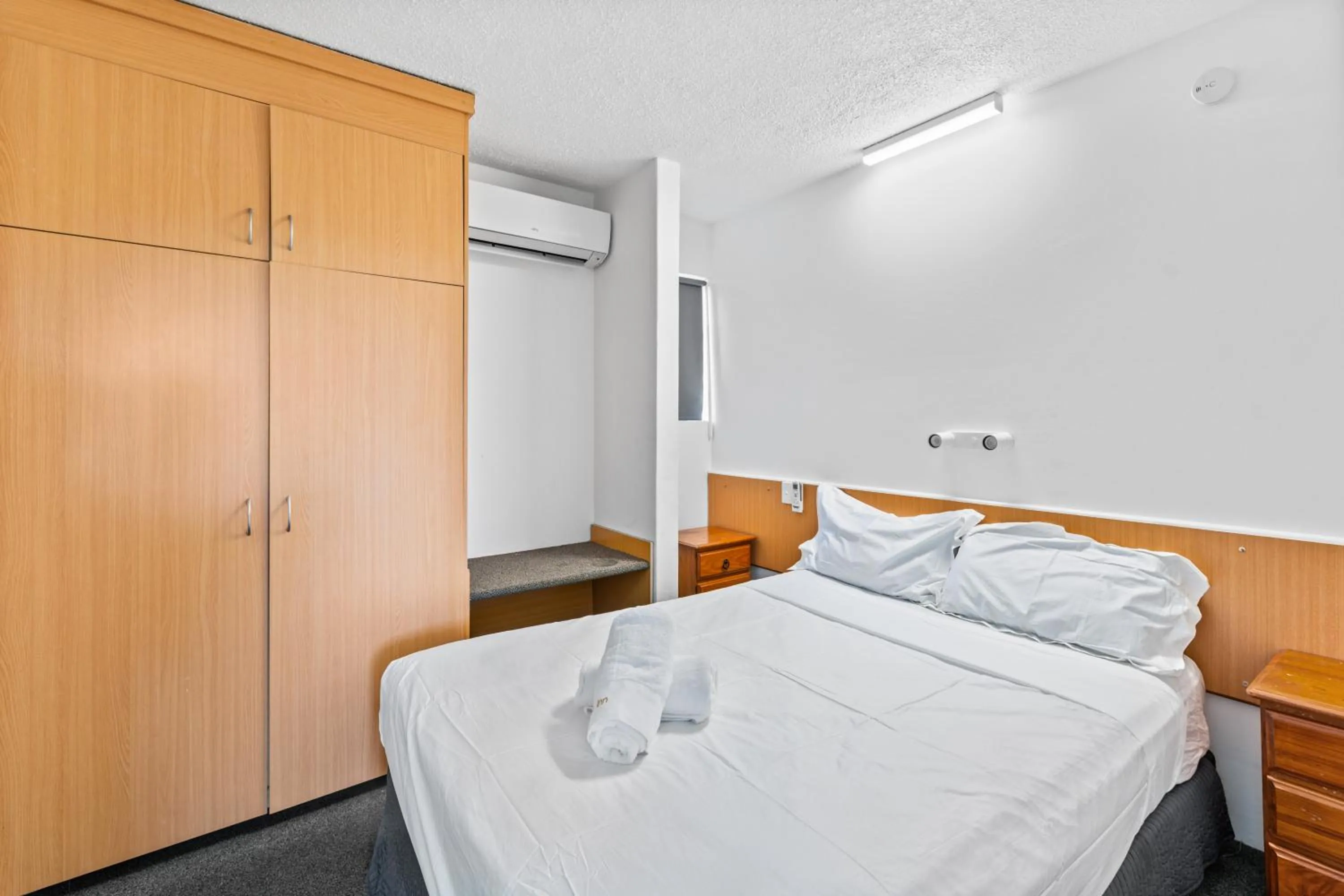 Bed in Annerley Motor Inn