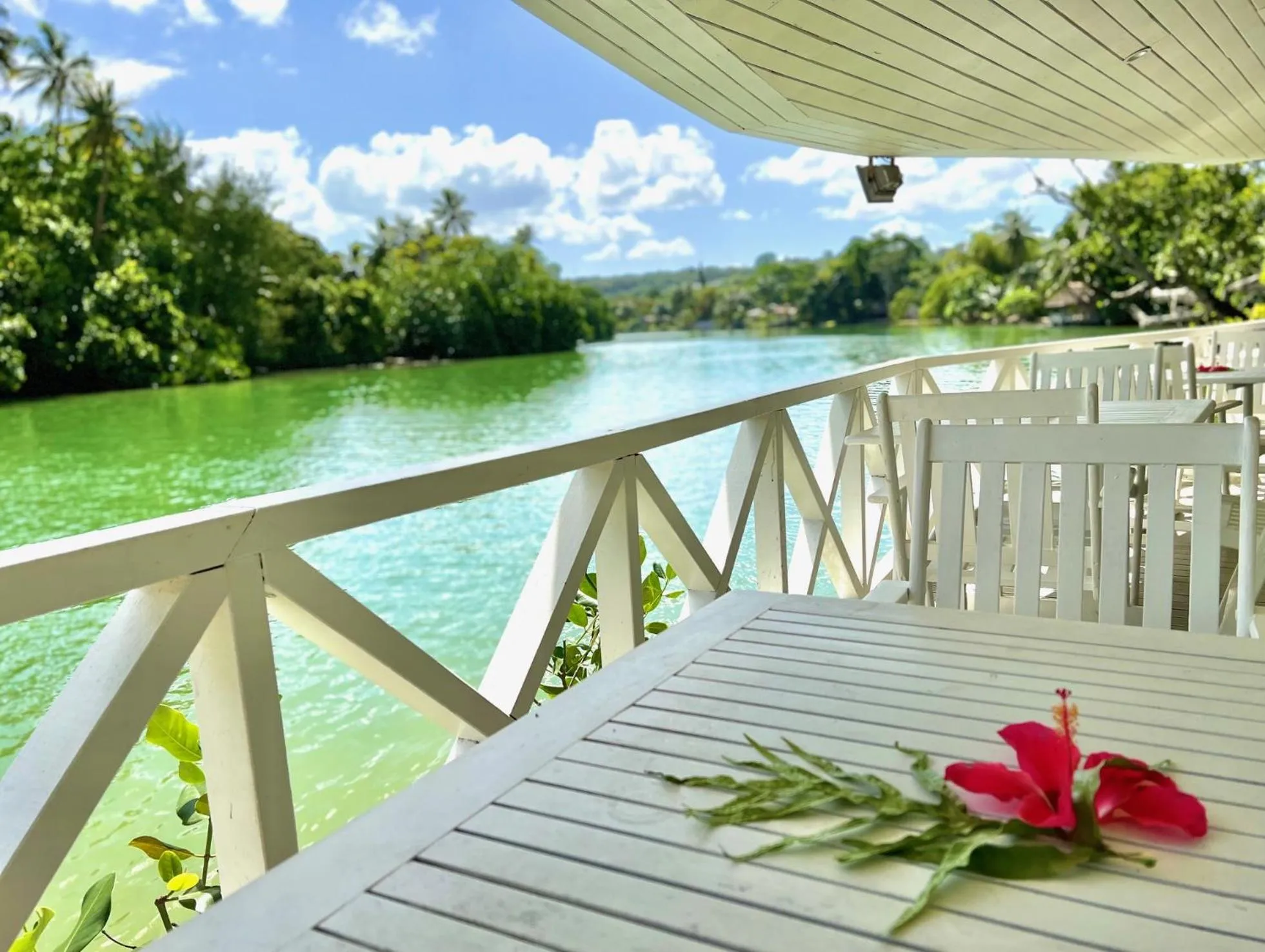 Restaurant/places to eat in Tropicana Lagoon Apartments