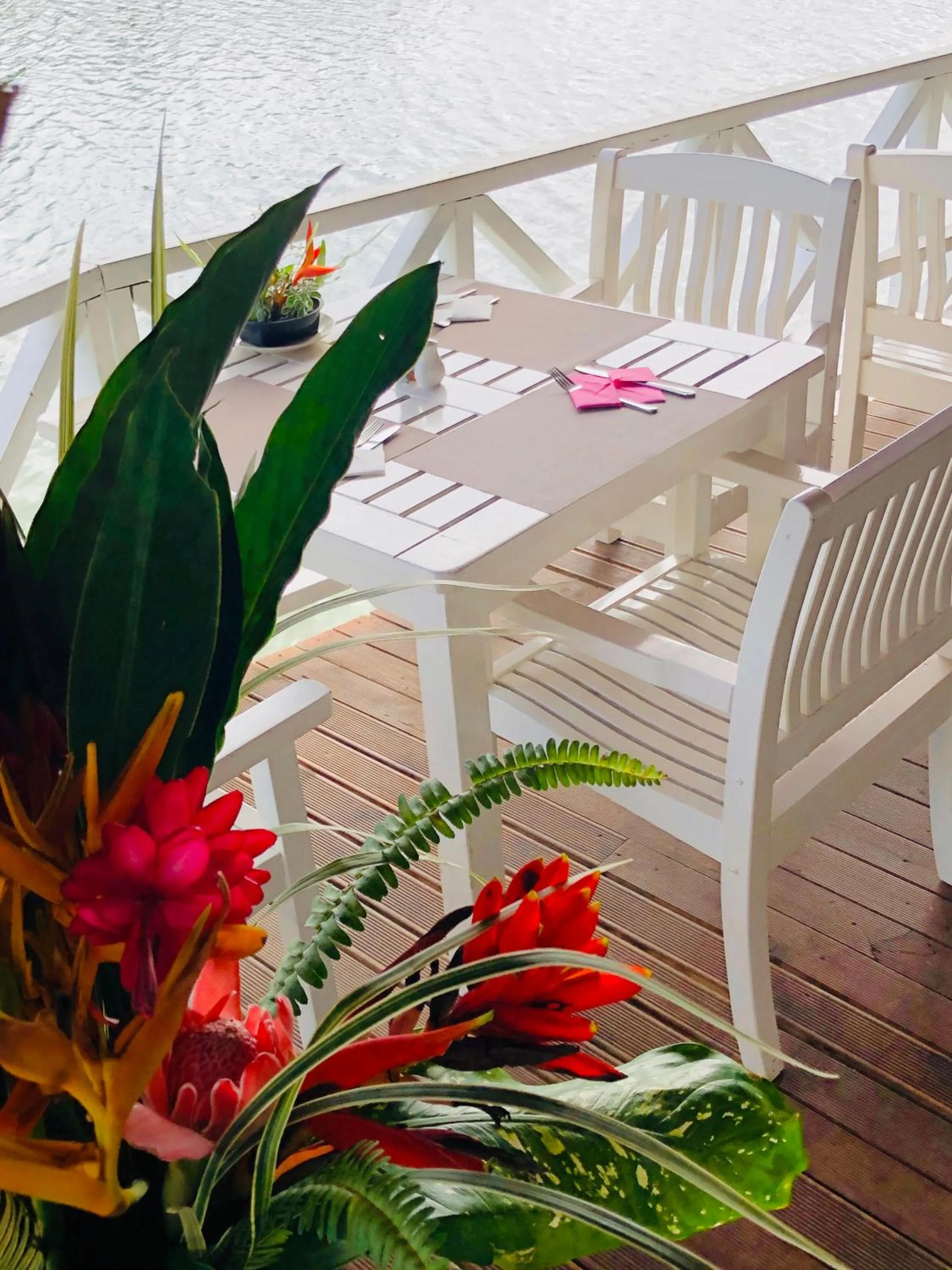 Restaurant/places to eat in Tropicana Lagoon Apartments