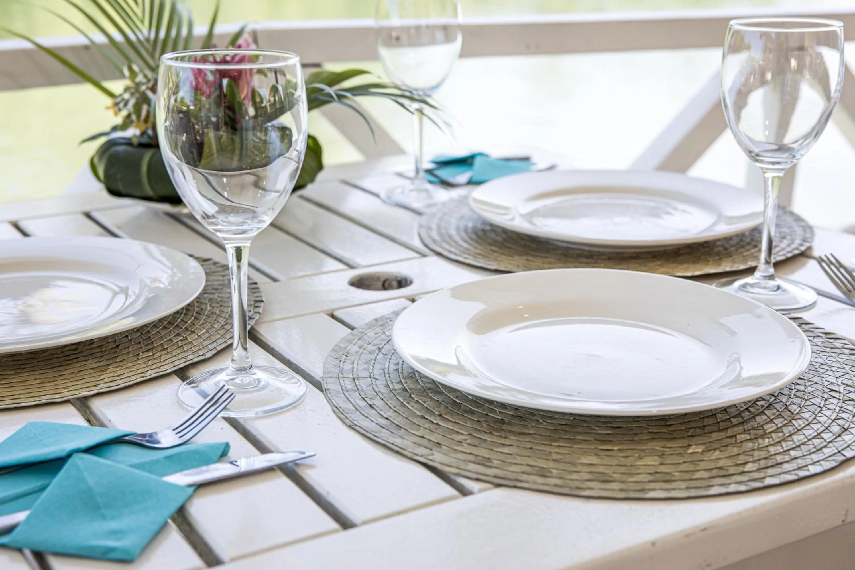 Restaurant/places to eat in Tropicana Lagoon Apartments