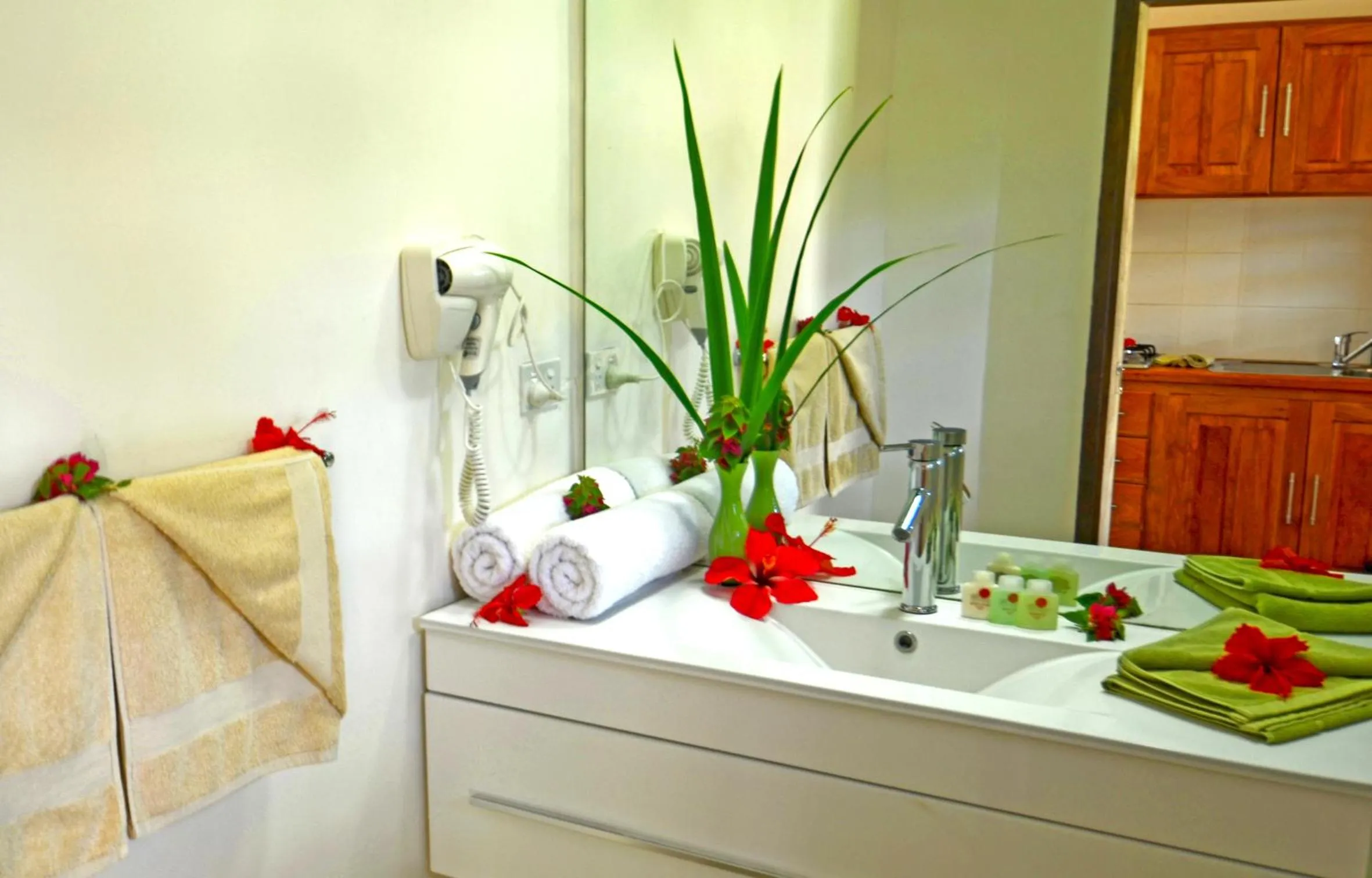 Bathroom in Tropicana Lagoon Apartments