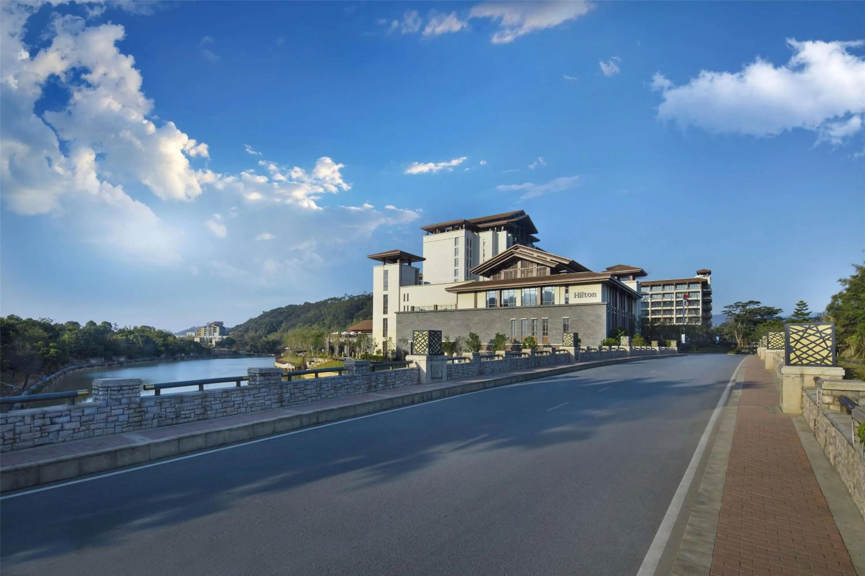 Property building in Hilton Huizhou Longmen Resort