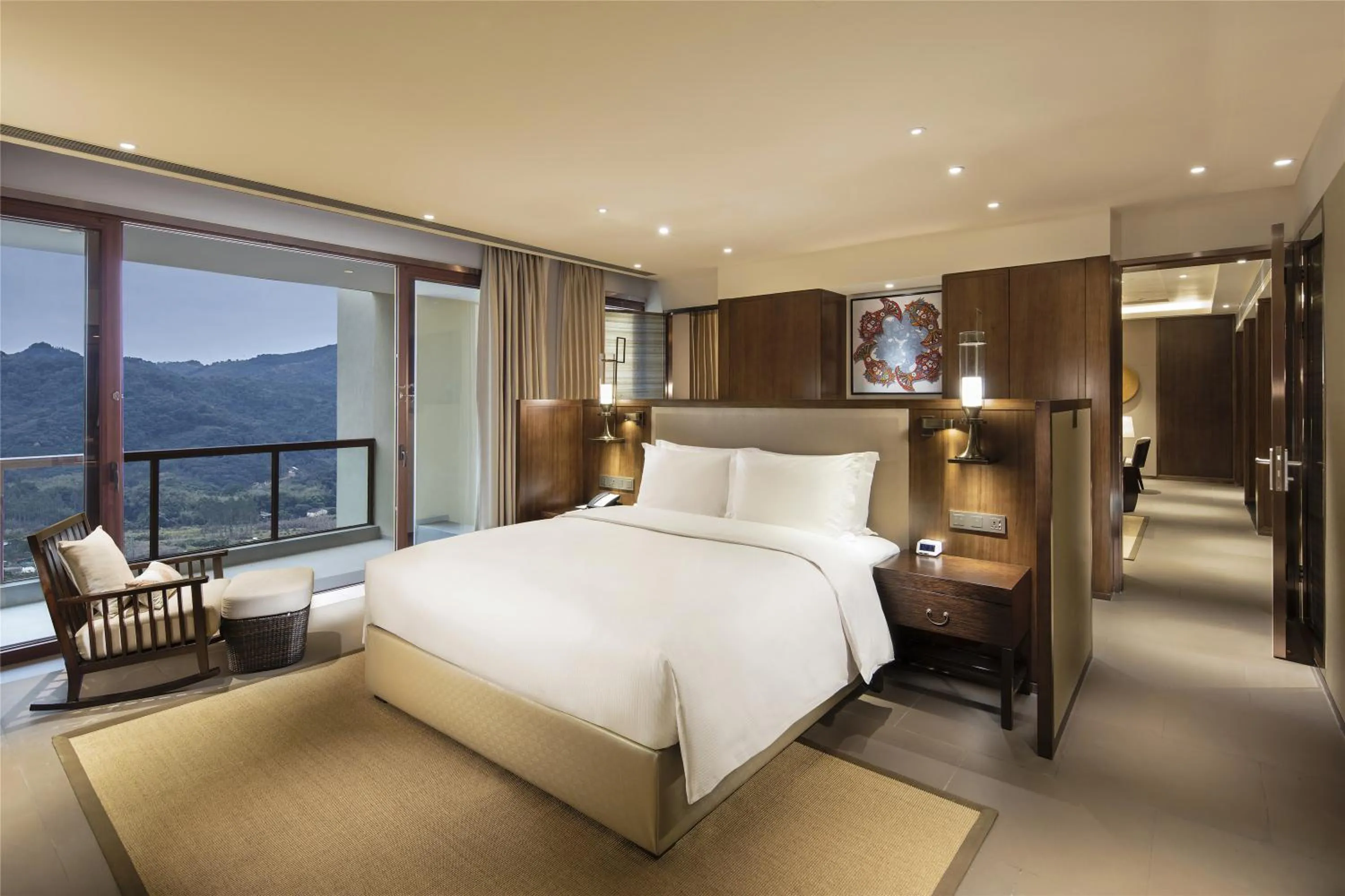 Bedroom, Bed in Hilton Huizhou Longmen Resort