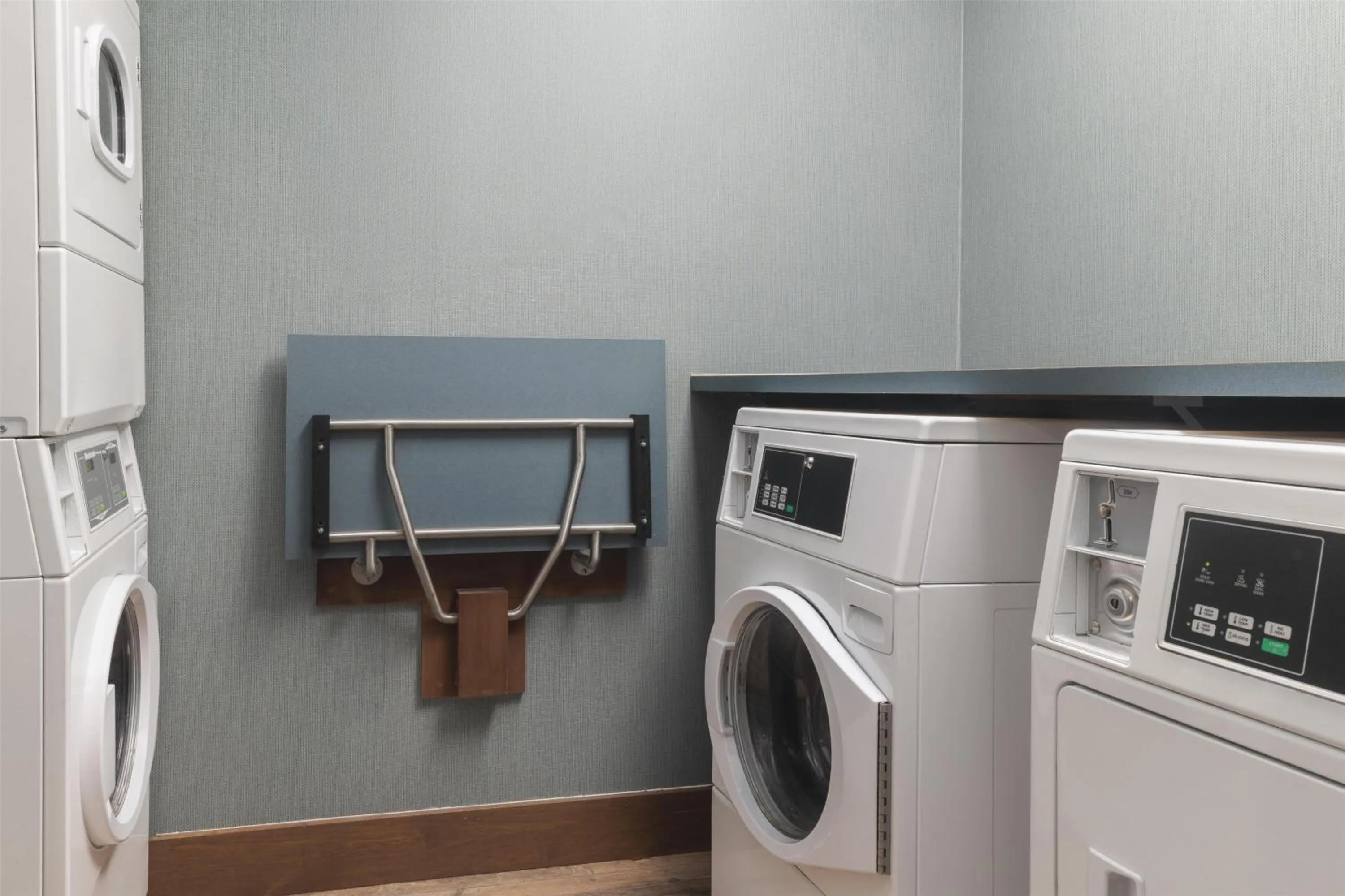 laundry in Homewood Suites By Hilton Wauwatosa Milwaukee