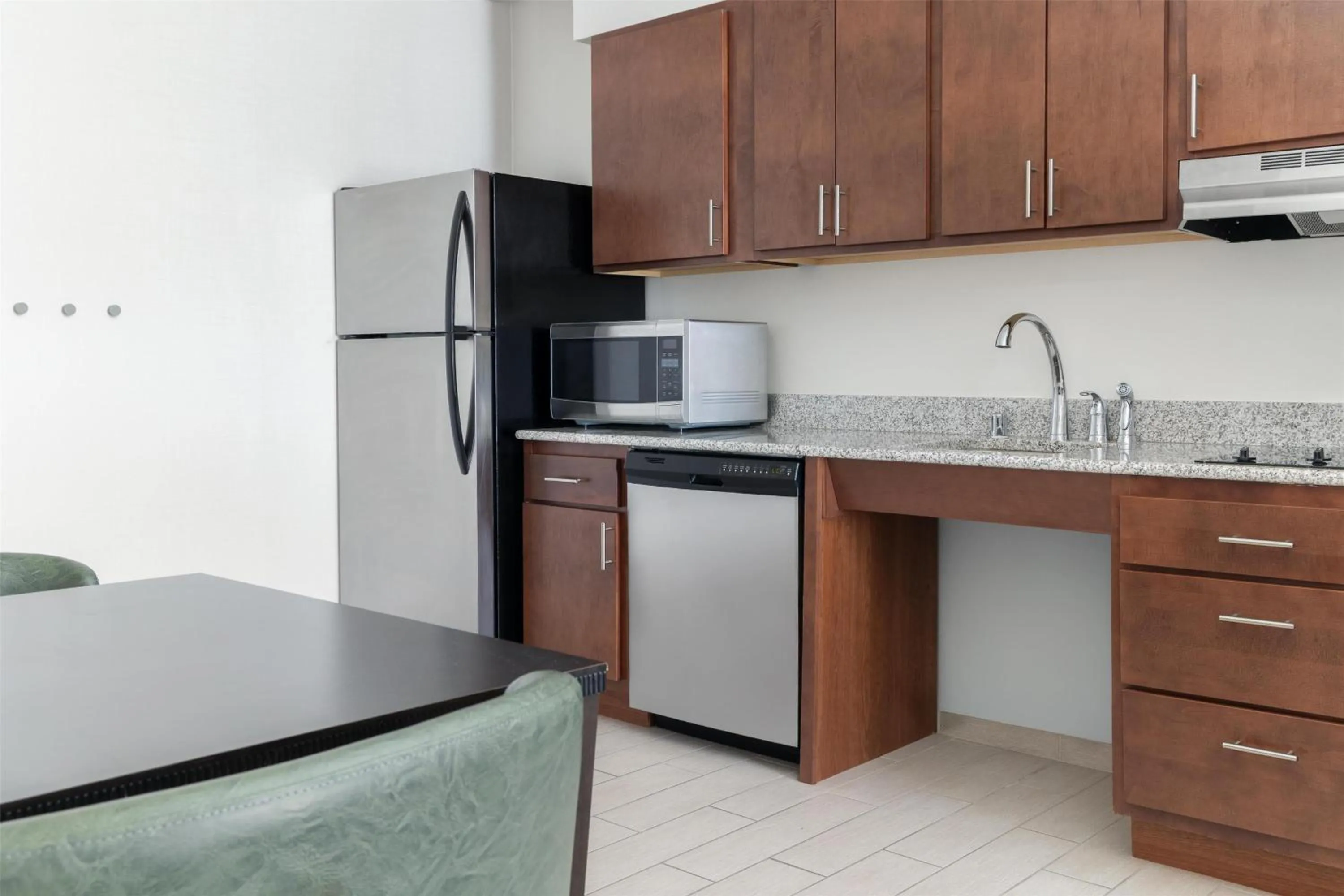 Kitchen or kitchenette in Homewood Suites By Hilton Wauwatosa Milwaukee