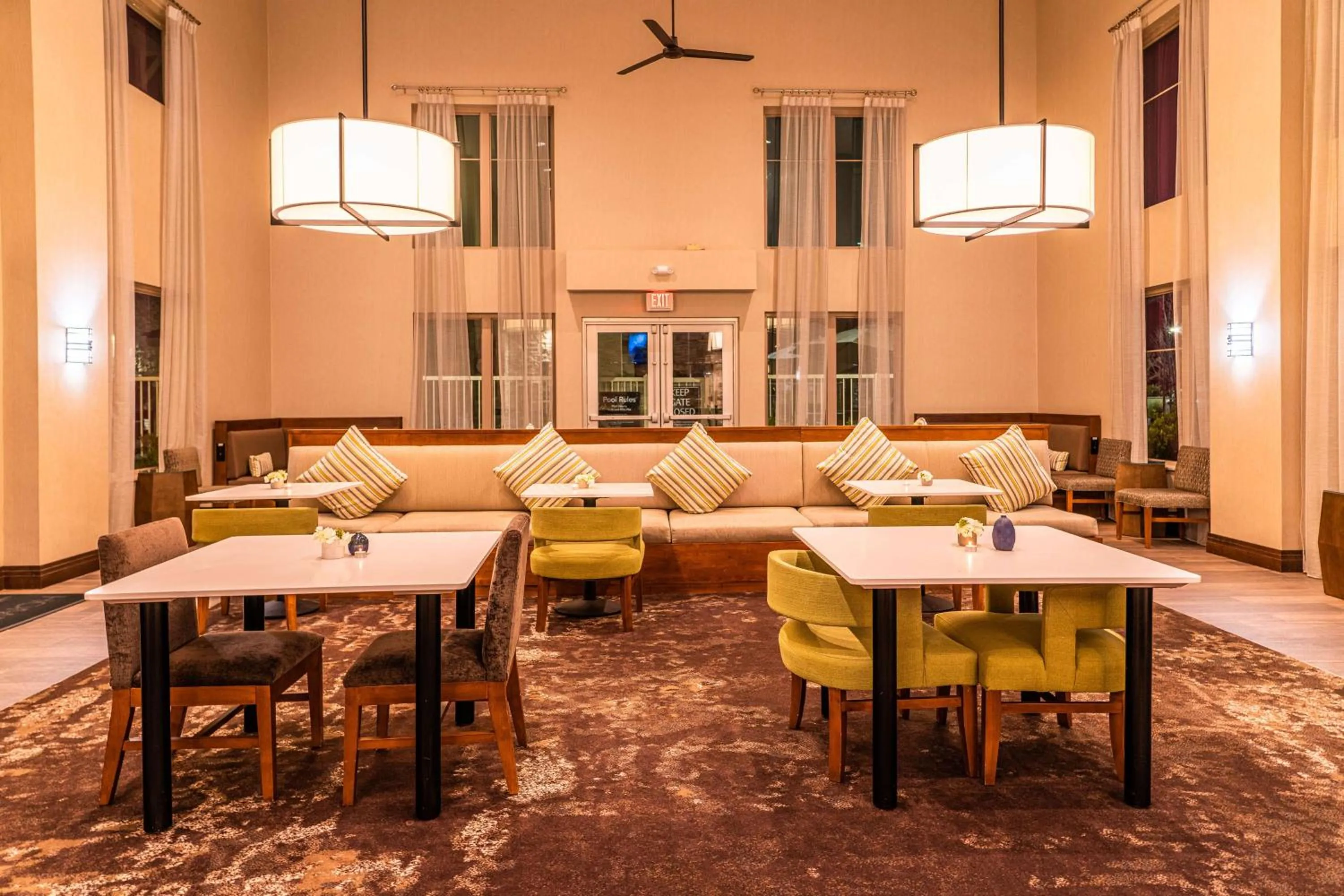 Dining area in Homewood Suites by Hilton Pleasant Hill Concord