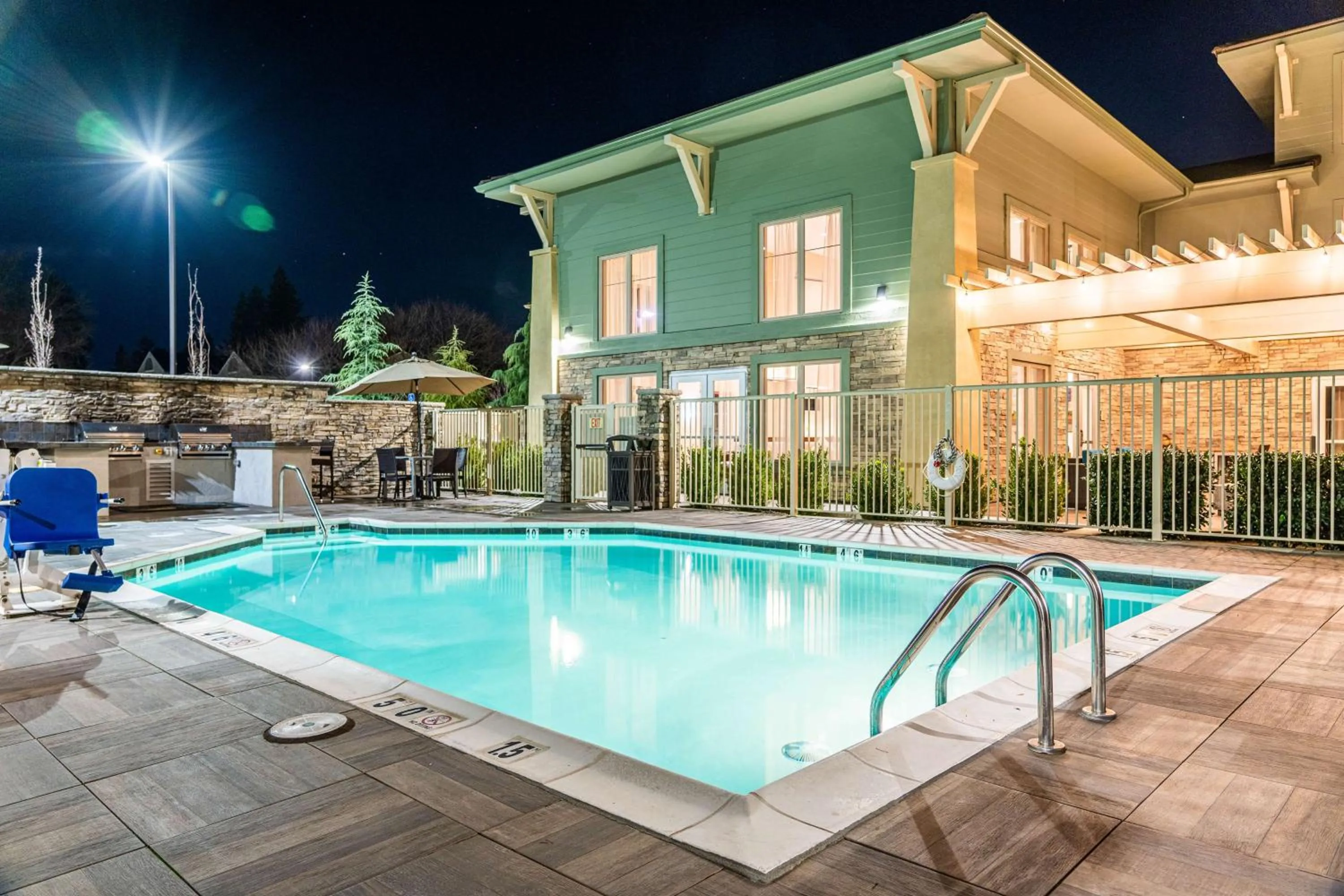 Property building in Homewood Suites by Hilton Pleasant Hill Concord